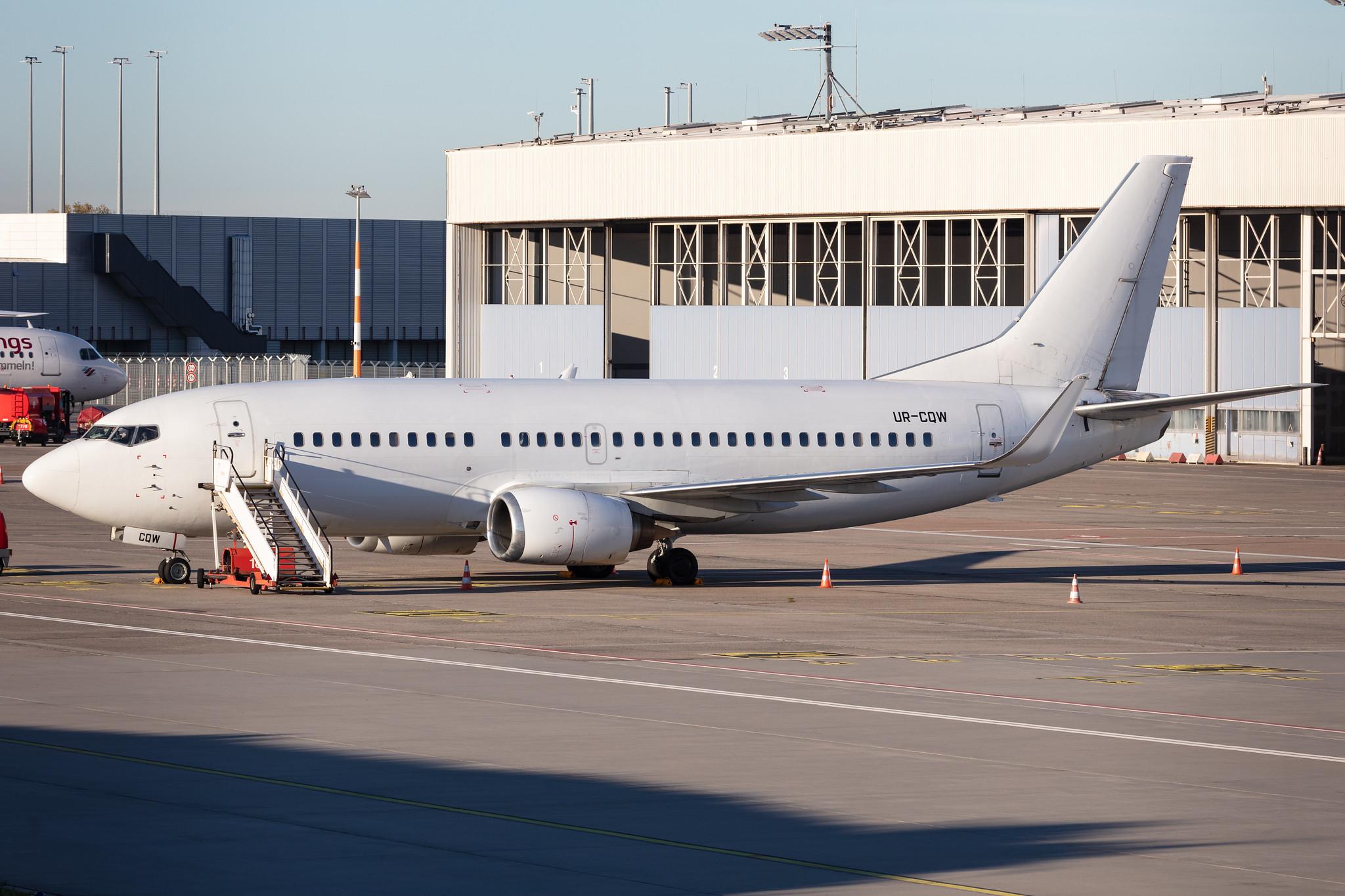Hamburg Airport: Jonika (/ JNK) |  Boeing 737-32Q B733 | UR-CQW | MSN 29130