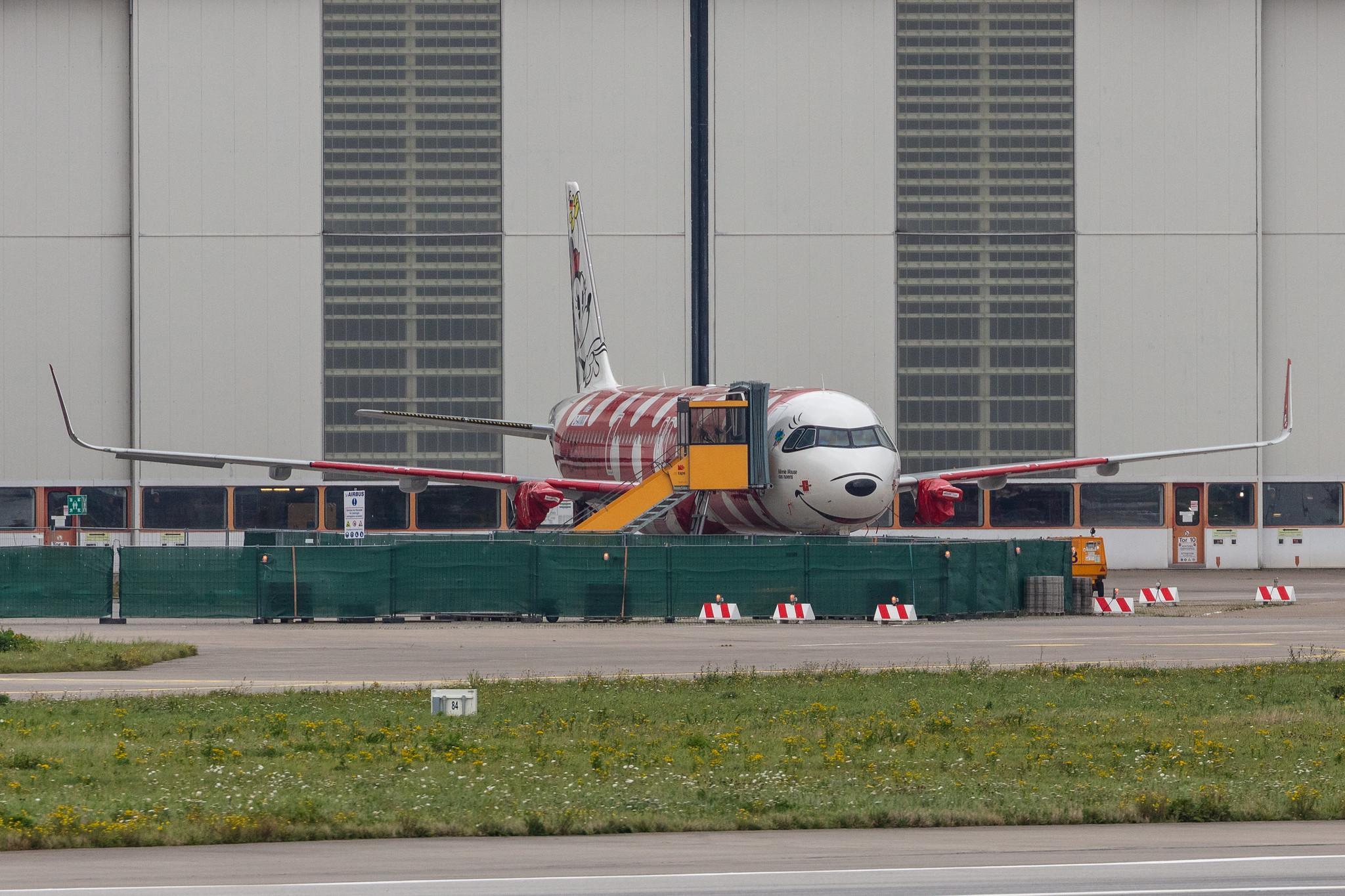 Hamburg Finkenwerder: Azul Linhas Aéreas Brasileiras (AD / AZU) | Livery: Minnie Mouse - Walt Disney World | A321-251NX (A21N)  | D-AVWX | MSN 10793
