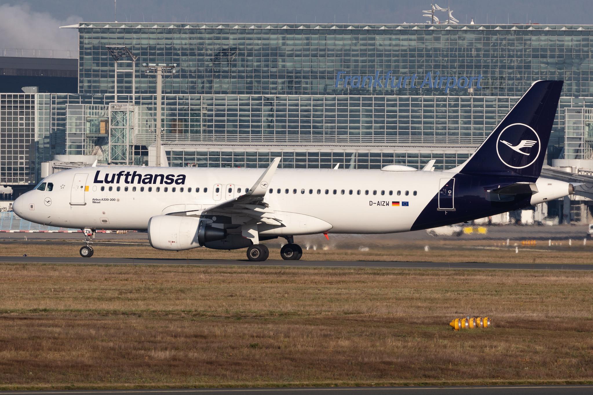 Frankfurt Airport: Lufthansa (LH / DLH) |  Airbus A320-214 A320 | D-AIZW | MSN 5694