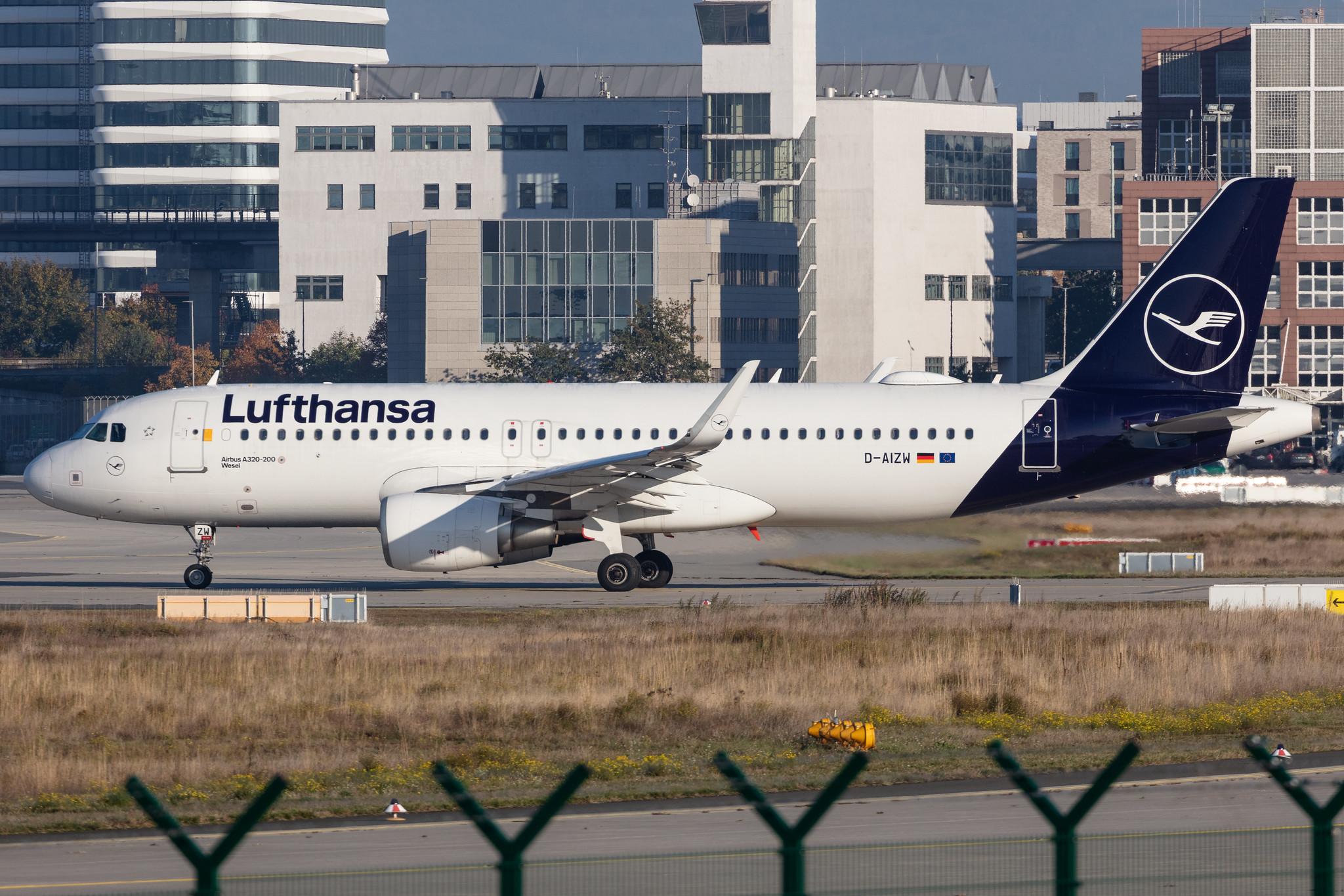 Frankfurt Airport: Lufthansa (LH / DLH) |  Airbus A320-214 A320 | D-AIZW | MSN 5694