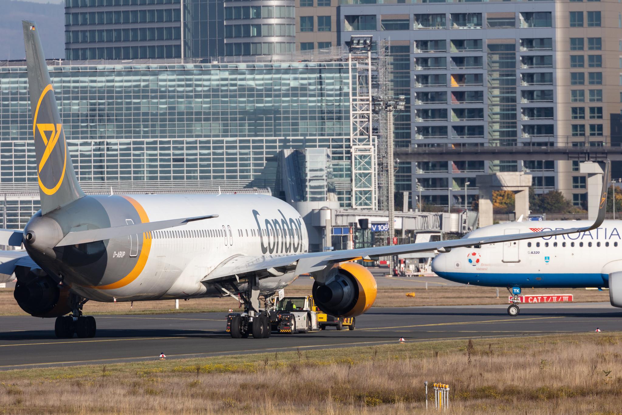 Frankfurt Airport: Condor (DE / CFG) |  Boeing 767-3Q8(ER) B763 | D-ABUP | MSN 30048