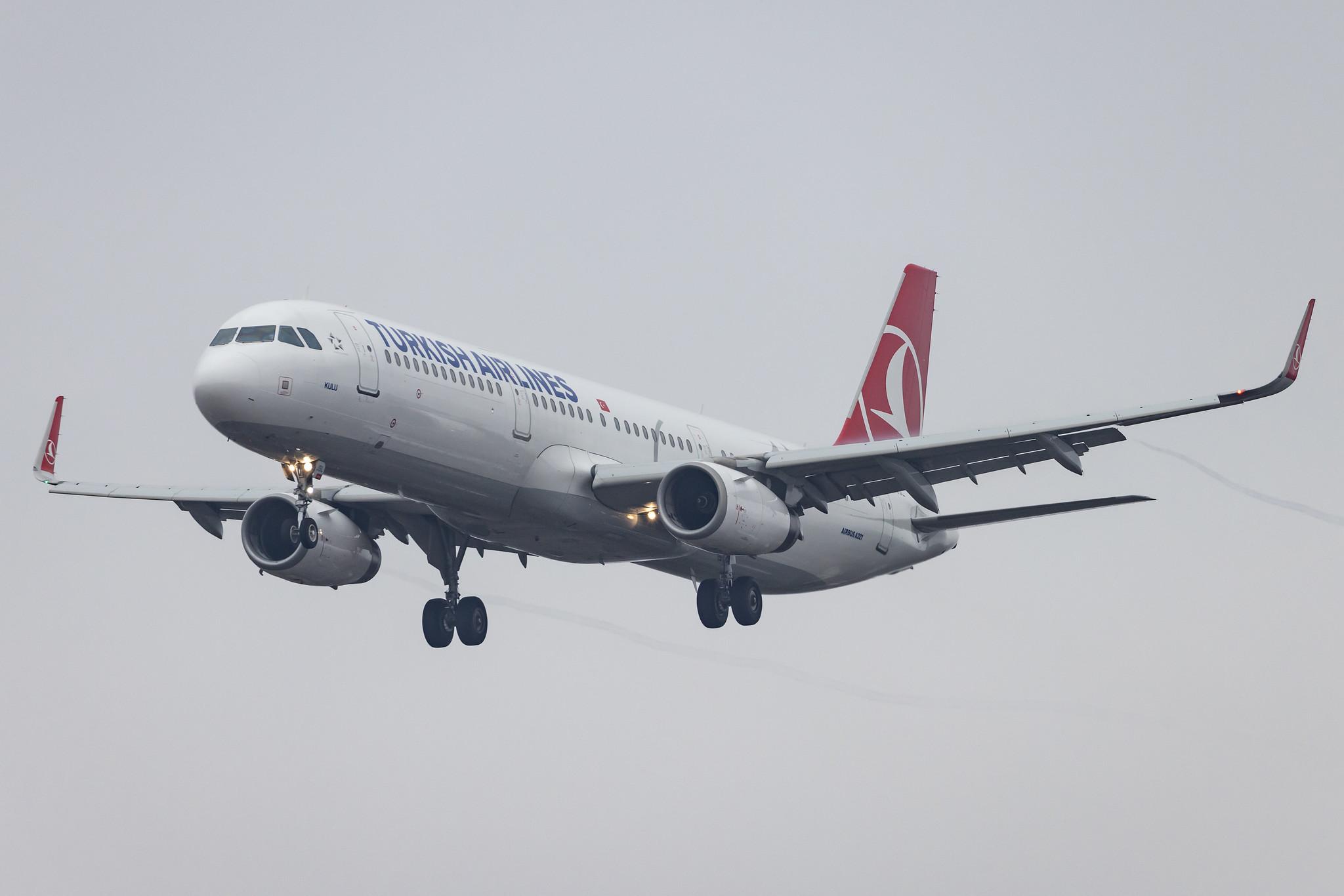 Hamburg Airport: Turkish Airlines (TK / THY) |  Airbus A321-231 A321 | TC-JSL | MSN 5667