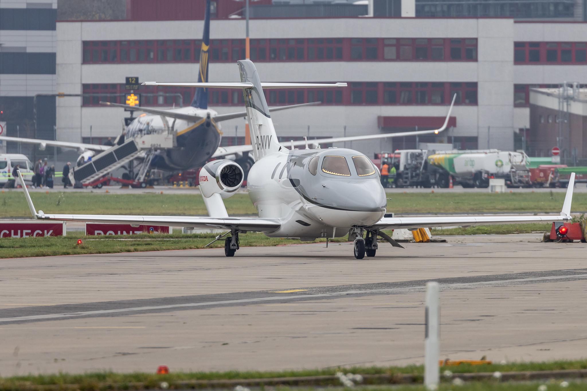 Hamburg Airport: Private owner |  Honda HA-420 HondaJet HDJT | D-IVVV | MSN 42000060