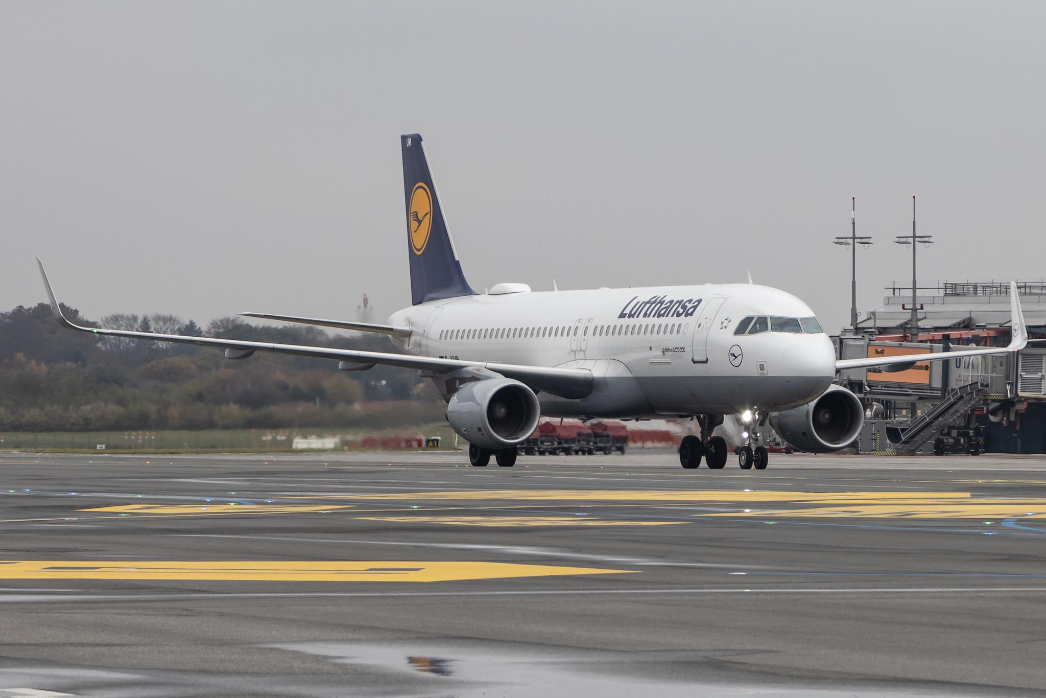 Hamburg Airport: Lufthansa (LH / DLH) |  Airbus A320-214 A320 | D-AIUM | MSN 6577