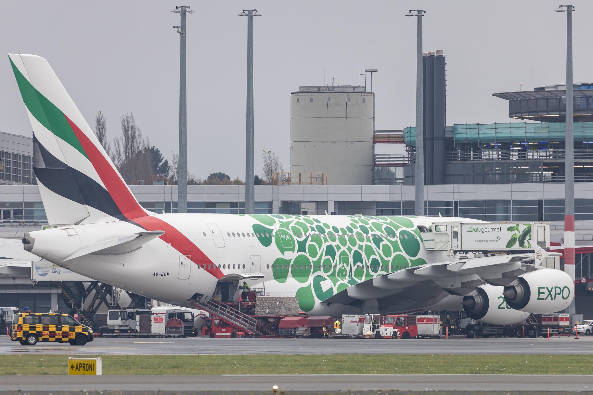 Hamburg Airport: Emirates (EK / UAE) |  Livery: Expo 2020 - Sustainability Livery |  Airbus A380-861 A388 | A6-EOW | MSN 207