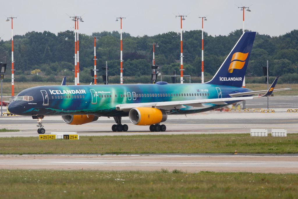 Hamburg Airport: Icelandair (FI / ICE) |  Livery: Aurora Borealis Livery |  Boeing 757-256 B752 | TF-FIU | MSN 26243