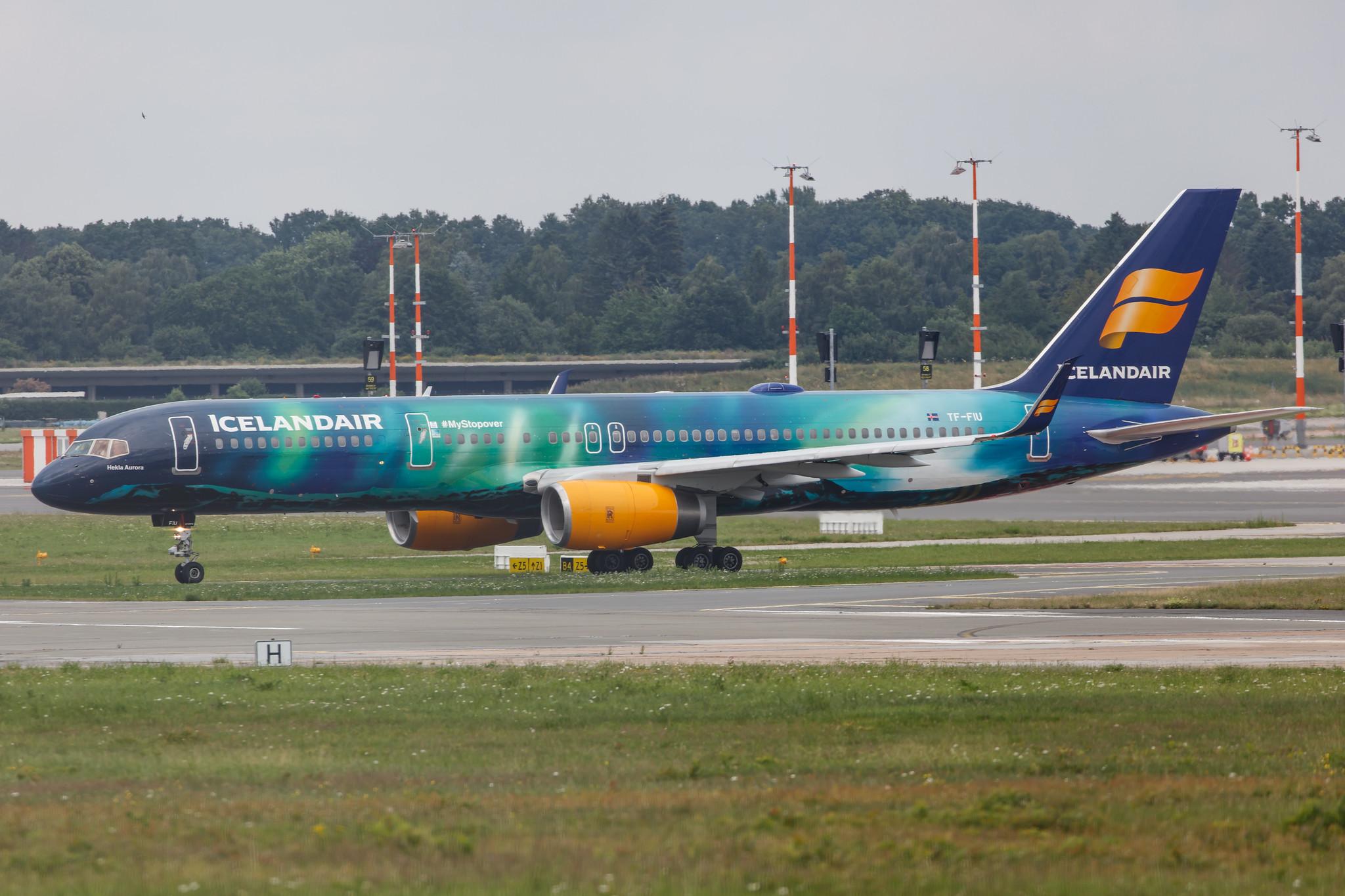 Hamburg Airport: Icelandair (FI / ICE) |  Livery: Aurora Borealis Livery |  Boeing 757-256 B752 | TF-FIU | MSN 26243