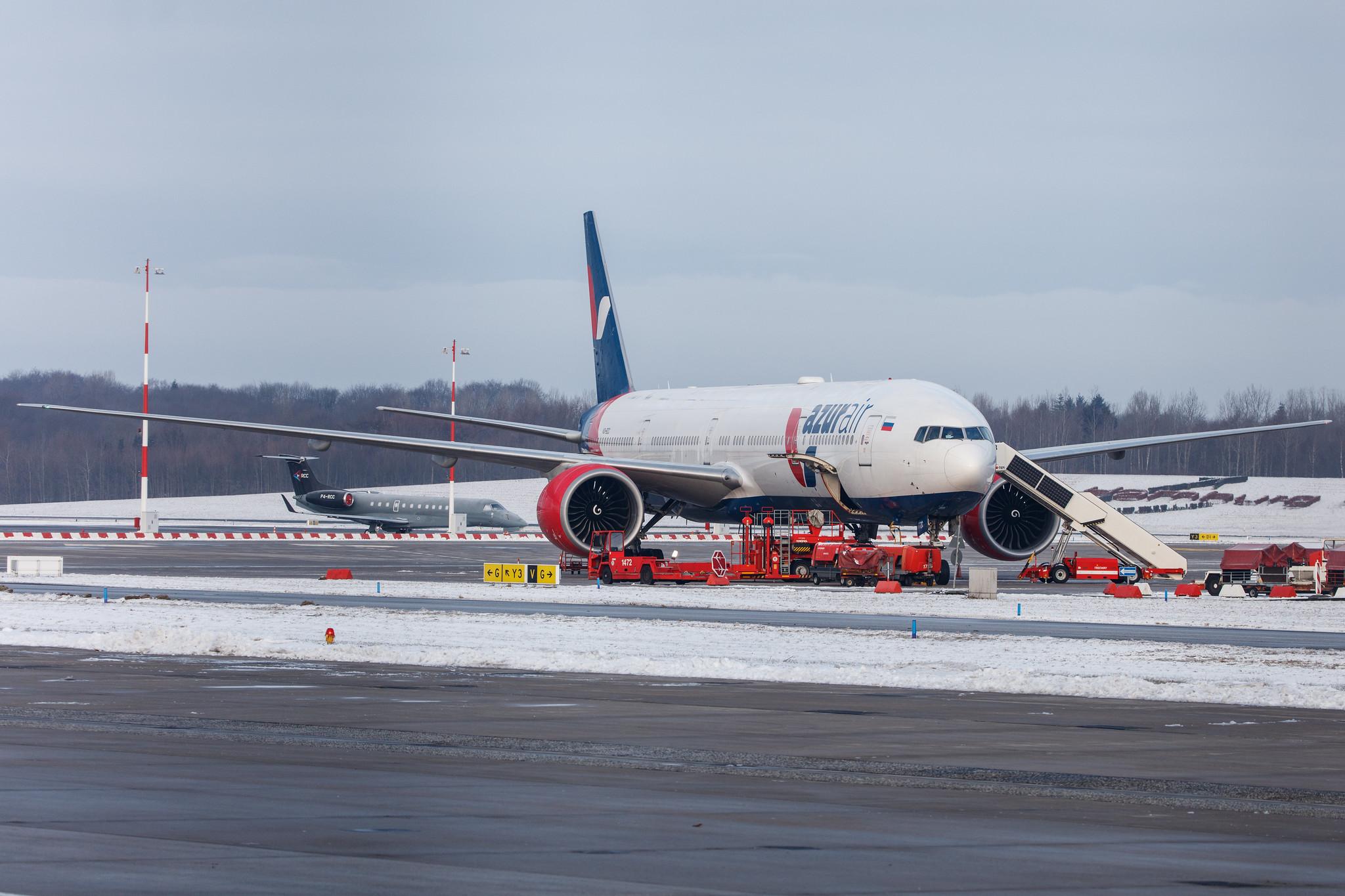 Hamburg Airport: Azur Air (ZF / AZV) |  Boeing 777-31H(ER) B77W | VQ-BZC | MSN 32729