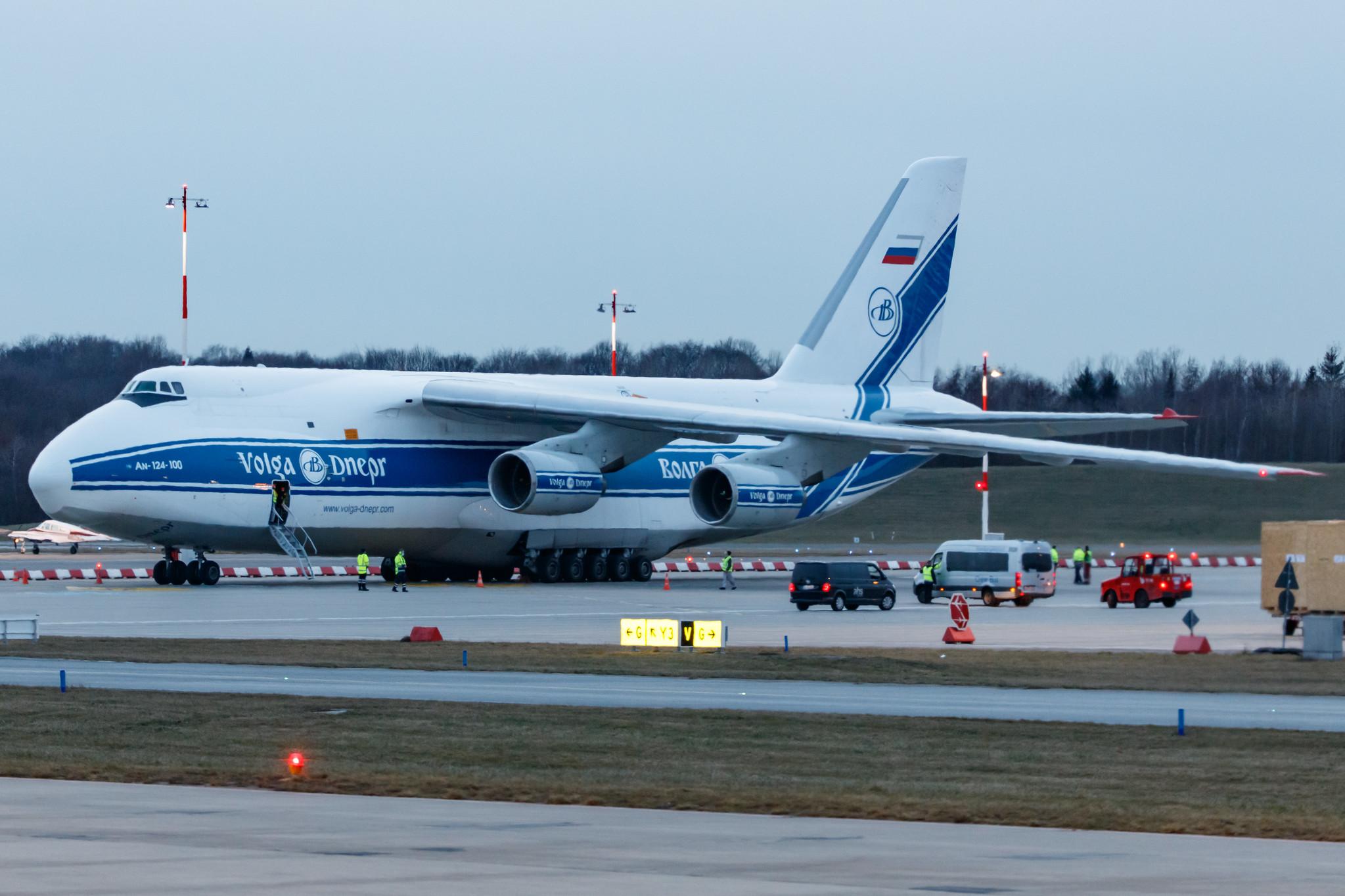 Hamburg Airport: Volga-Dnepr Airlines (VI / VDA) |  Antonov An-124-100 Ruslan A124 | RA-82046 | MSN 9773052255117