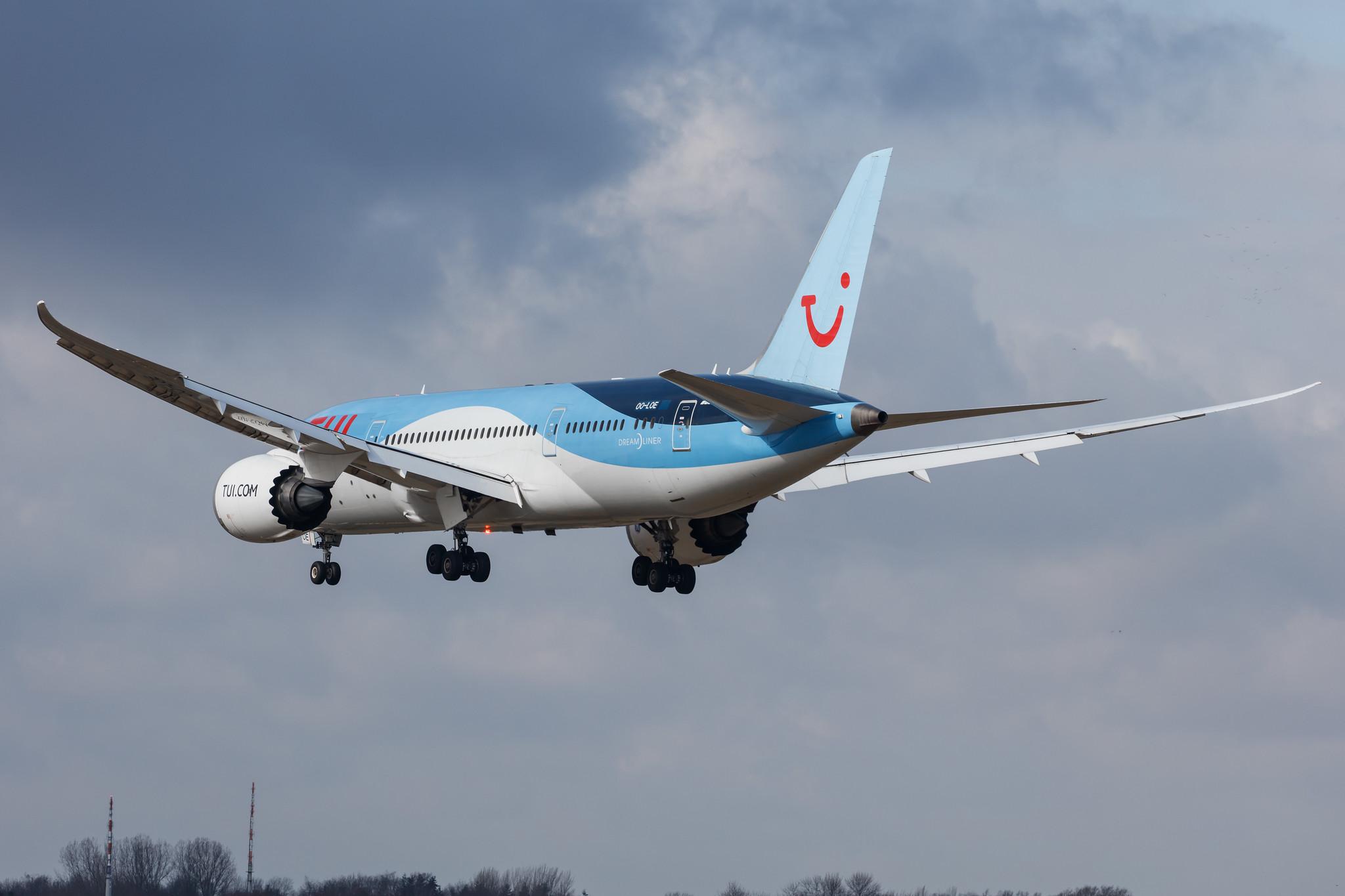 Hamburg Airport: TUI (X3 / TUI) | Operator: TUIfly Belgium |  Boeing 787-8 Dreamliner B788 | OO-LOE | MSN 36426