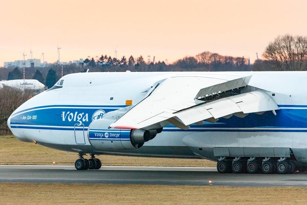 Hamburg Airport: Volga-Dnepr Airlines (VI / VDA) |  Antonov An-124-100 Ruslan A124 | RA-82046 | MSN 9773052255117