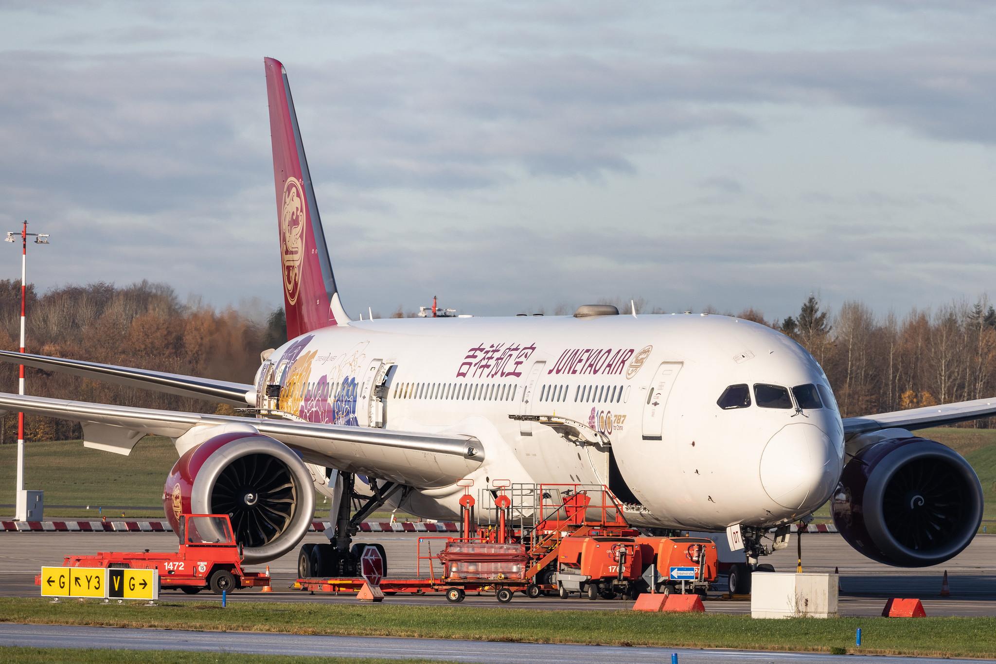 Hamburg Airport: Juneyao Air (HO / DKH) |  Livery: Chinese Peony Livery |  Boeing 787-9 Dreamliner B789 | B-20DT | MSN 65429
