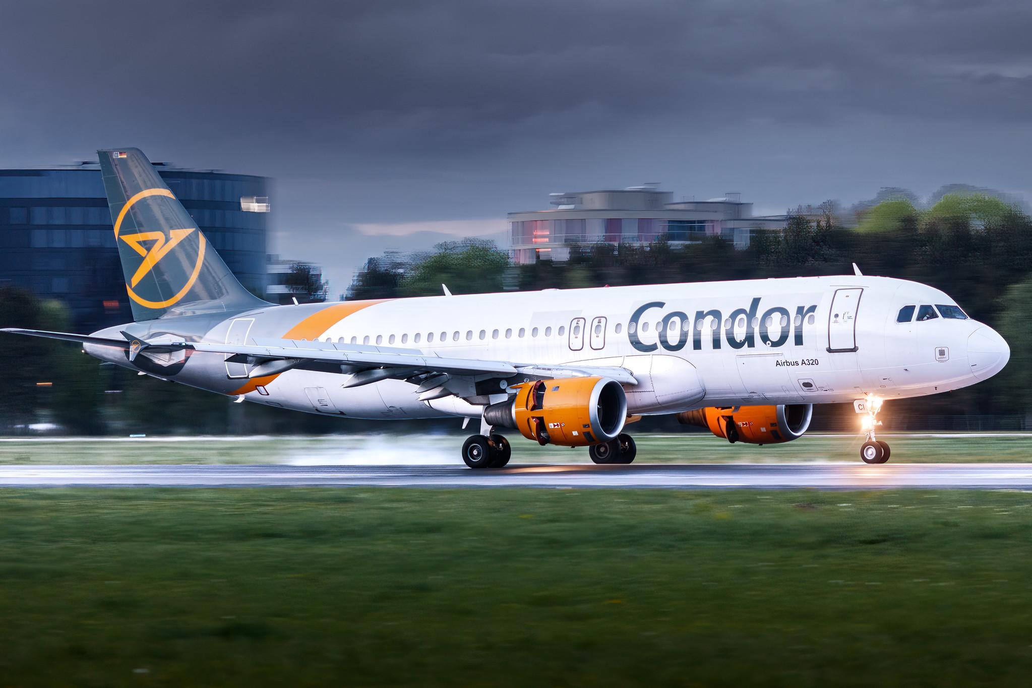 Hamburg Airport: Condor (DE / CFG) |  Airbus A320-212 A320 | D-AICI | MSN 1381