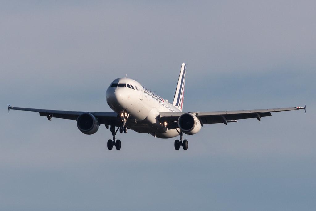 Hamburg Airport: Air France (AF / AFR) |  Airbus A320-214 A320 | F-GKXR | MSN 3795