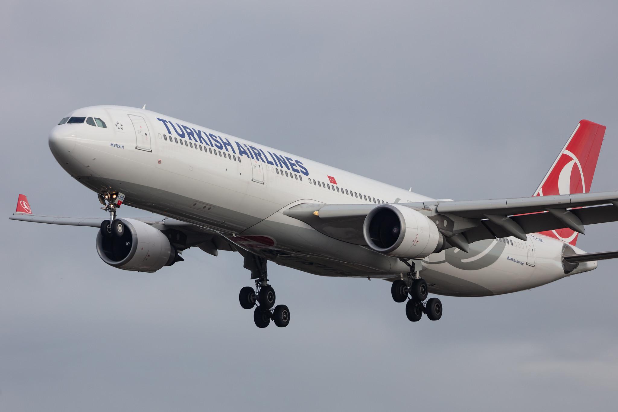 Hamburg Airport: Turkish Airlines (TK / THY) |  Airbus A330-303 A333 | TC-LNG | MSN 1718