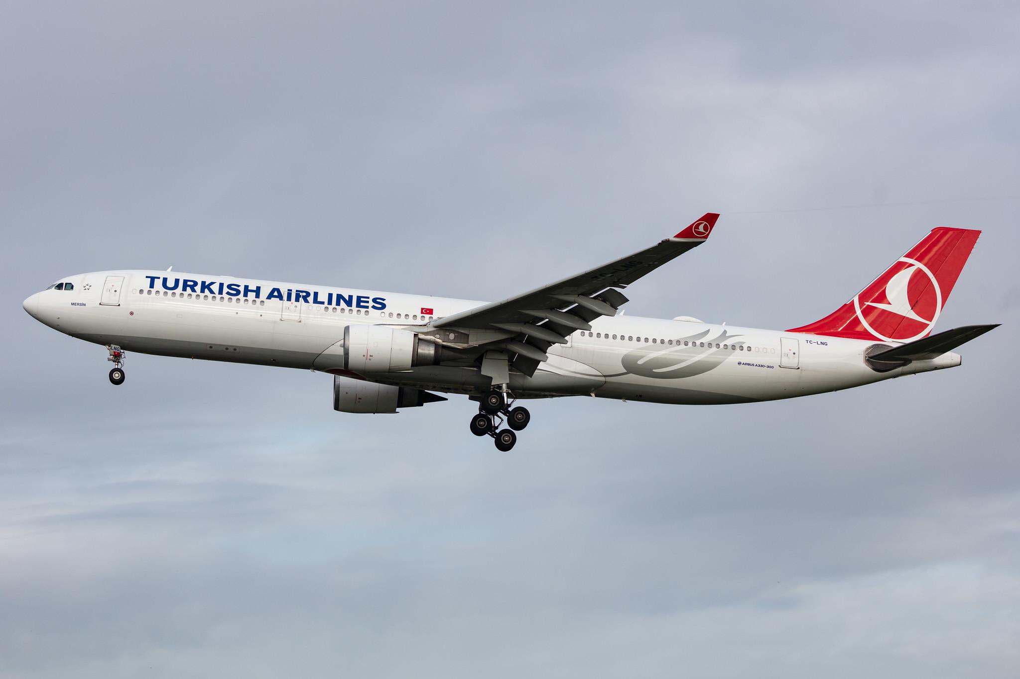 Hamburg Airport: Turkish Airlines (TK / THY) |  Airbus A330-303 A333 | TC-LNG | MSN 1718