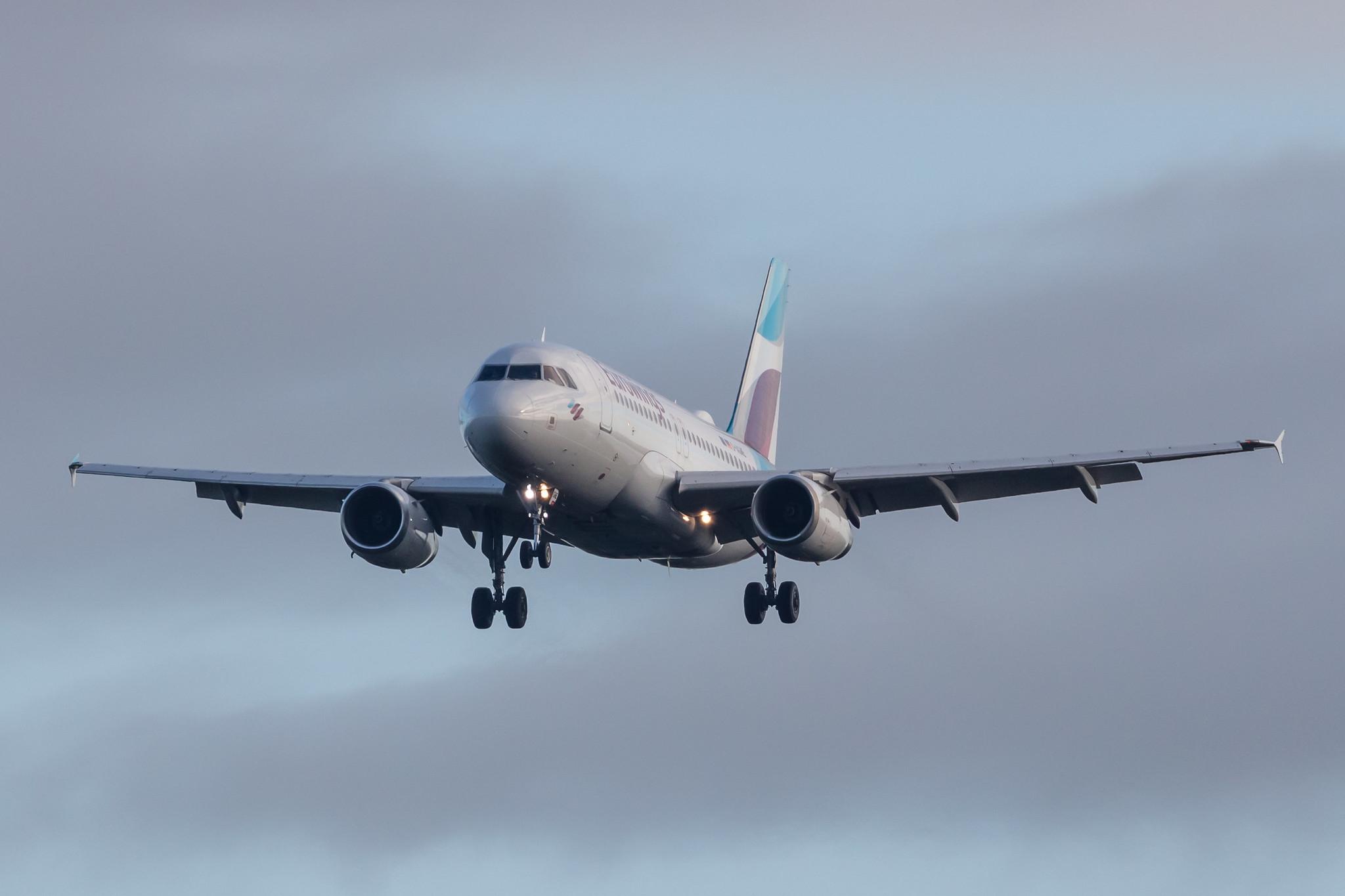 Hamburg Airport: Eurowings (EW / EWG) |  Airbus A319-132 A319 | D-AGWE | MSN 3128