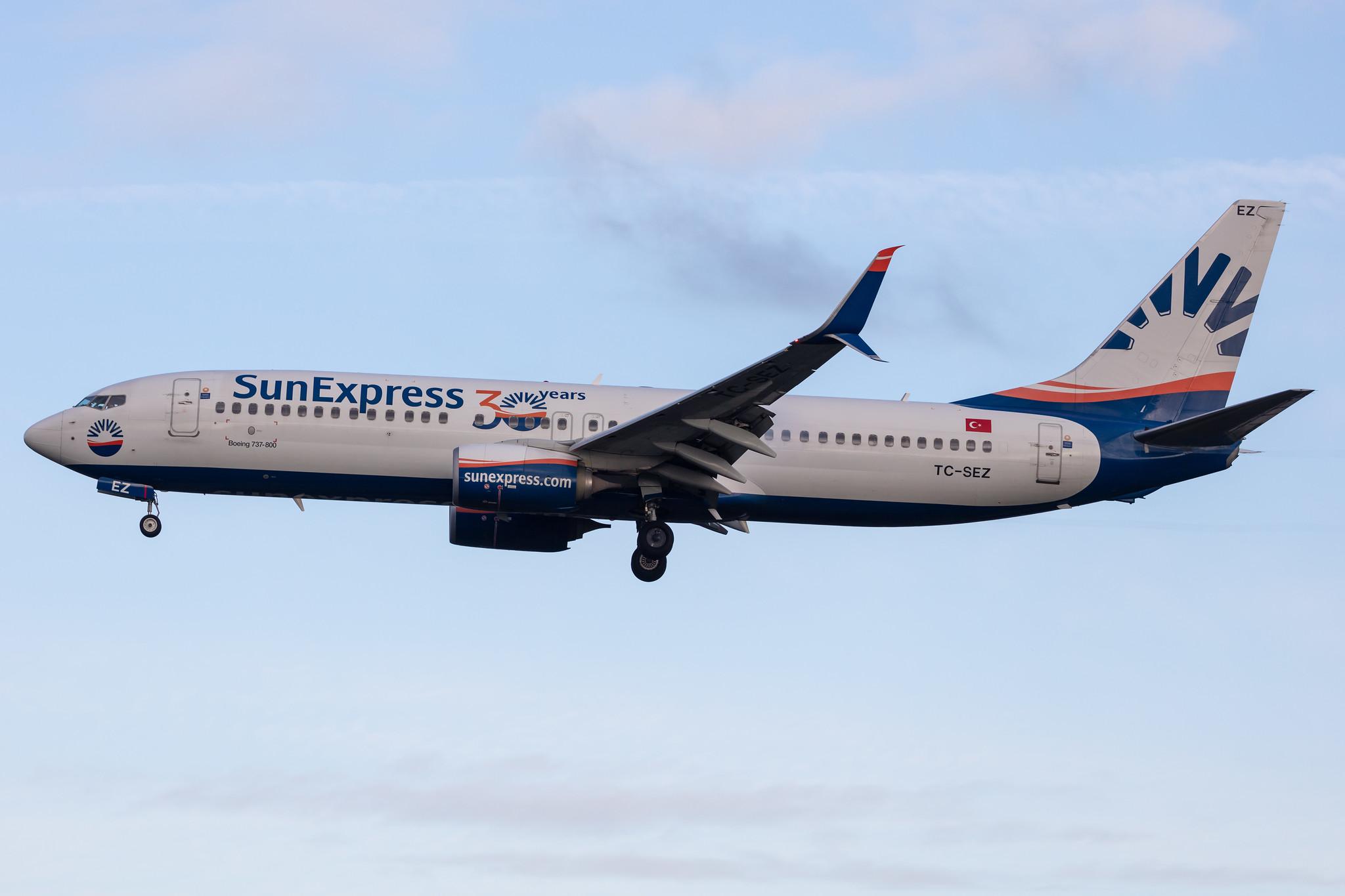 Hamburg Airport: SunExpress (XQ / SXS) |  Boeing 737-8HC B738 | TC-SEZ | MSN 61183