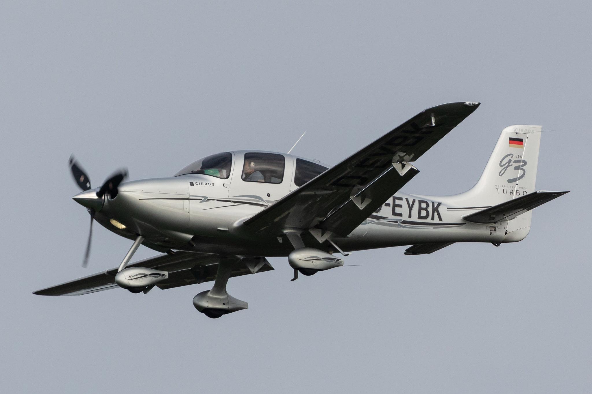 Hamburg Airport: Private owner |  Cirrus SR22 Turbo S22T | D-EYBK | MSN 2955