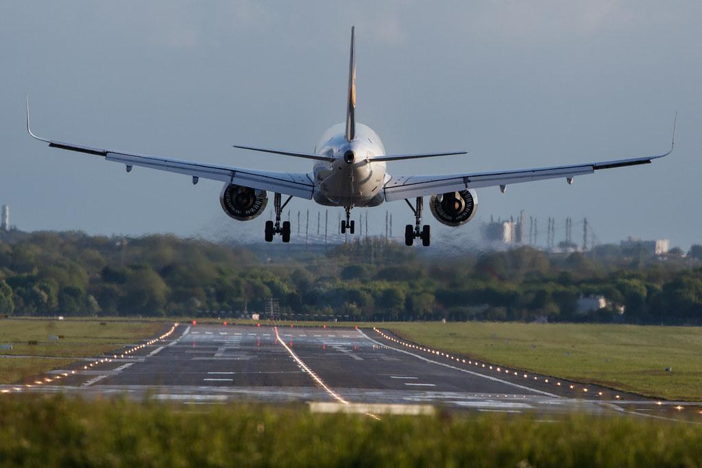 Hamburg Airport: Lufthansa (LH / DLH) |  Airbus A320-271N A20N | D-AINJ | MSN 7735
