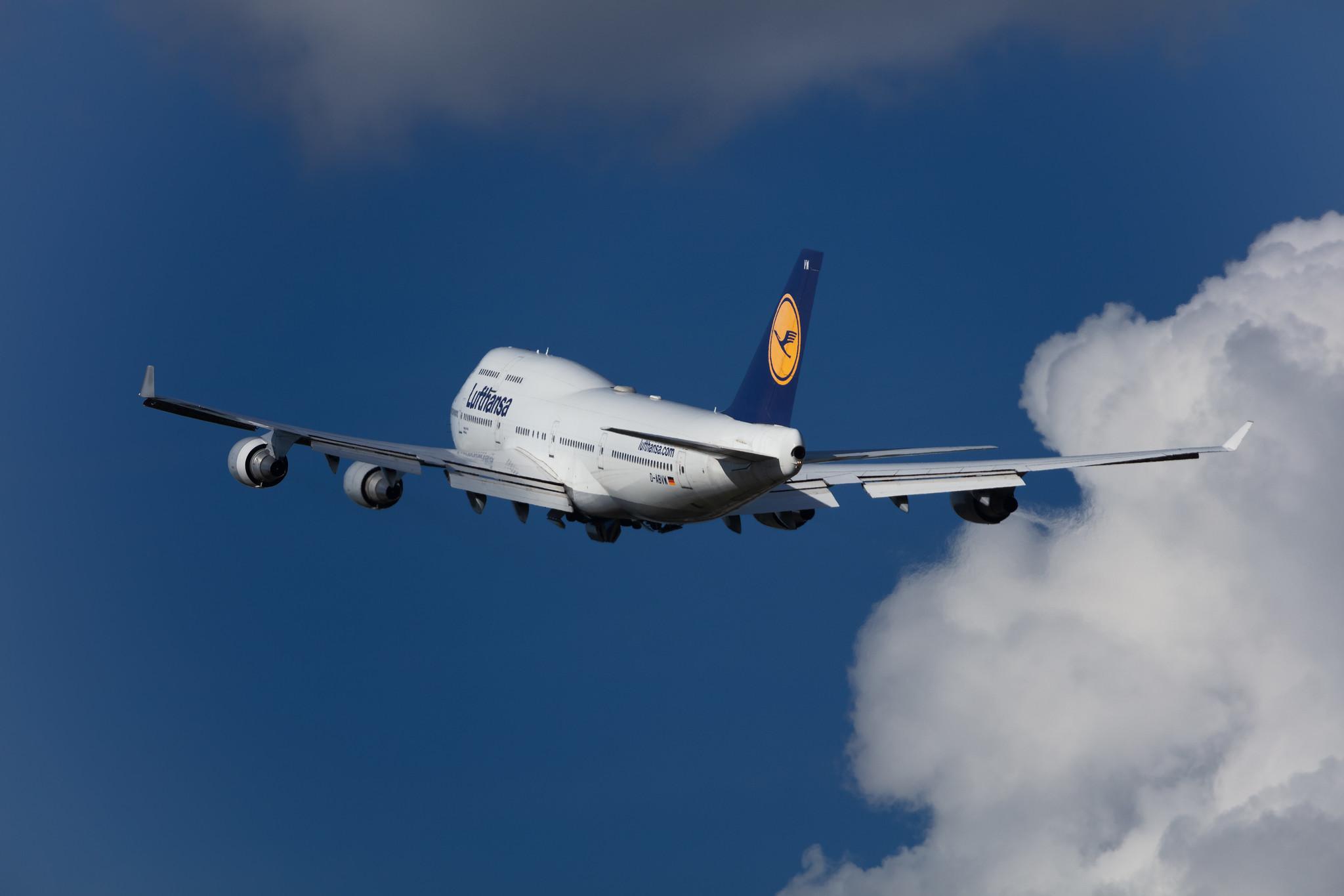 Hamburg Airport: Lufthansa (LH / DLH) |  Boeing 747-430 B744 | D-ABVW | MSN 29493