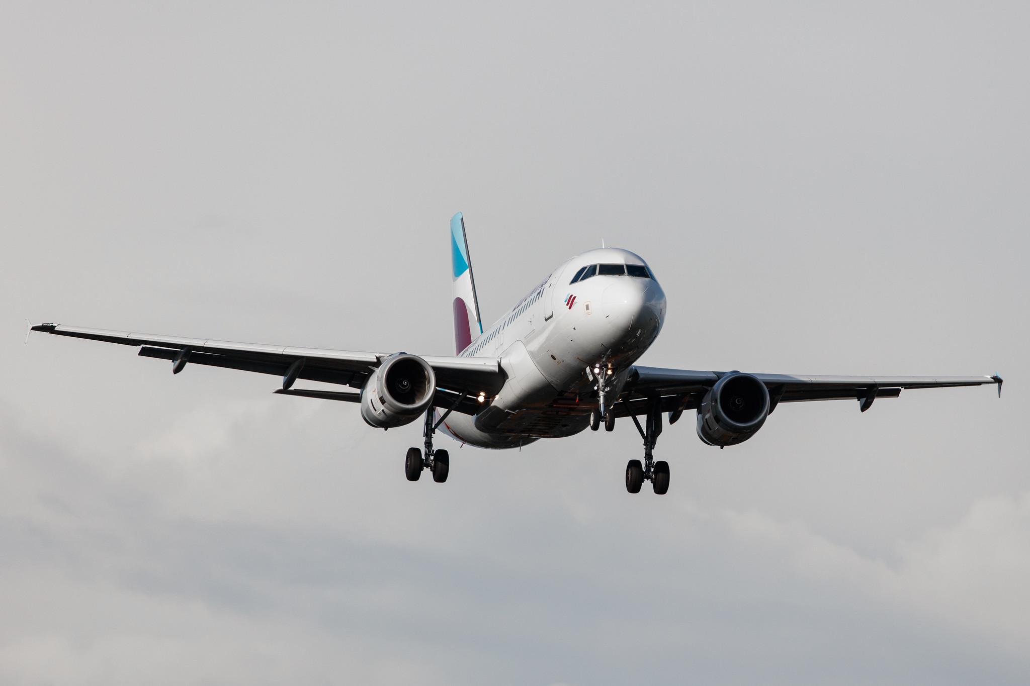 Hamburg Airport: Eurowings (EW / EWG) |  Airbus A319-132 A319 | D-AGWU | MSN 5457