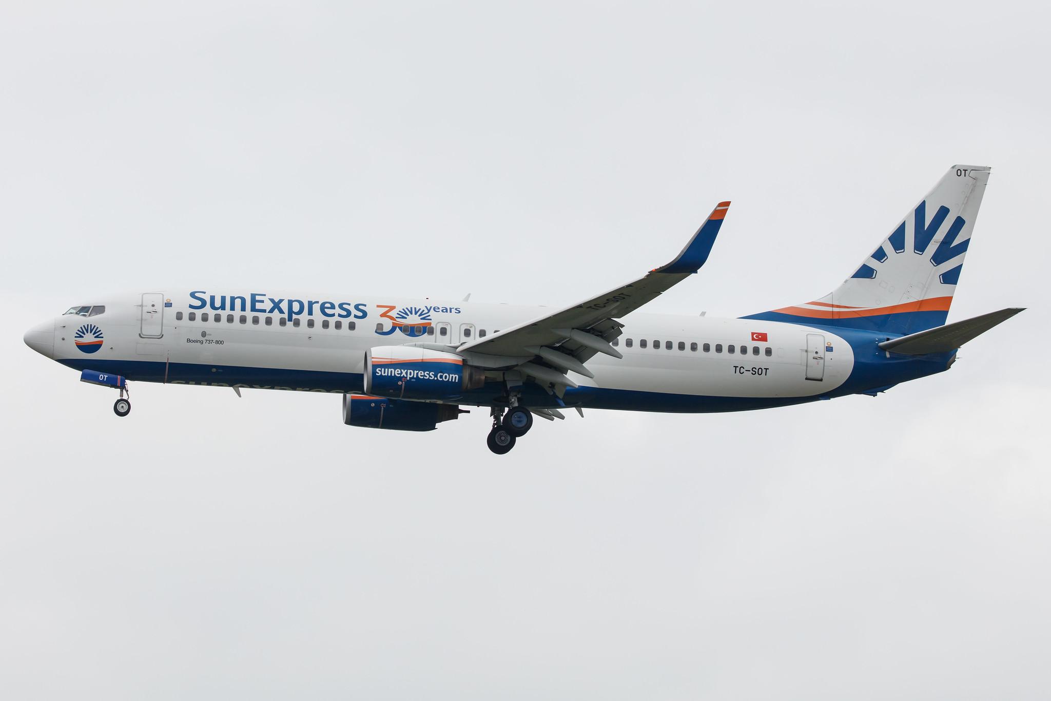 Hamburg Airport: SunExpress (XQ / SXS) |  Boeing 737-8Z9 B738 | TC-SOT | MSN 28178