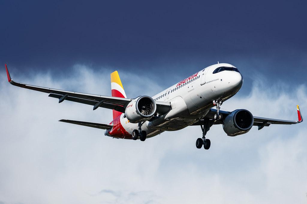 Hamburg Airport: Iberia (IB / IBE) |  Airbus A320-251N A20N | EC-NJU | MSN 10065