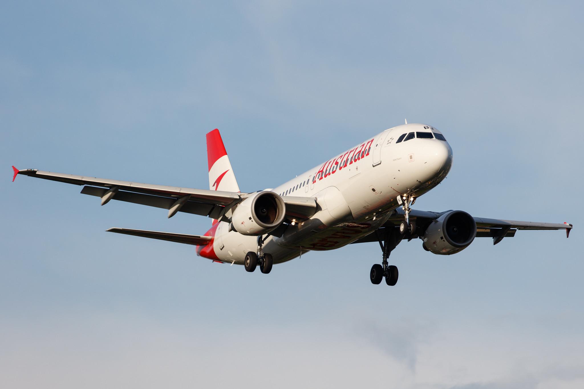 Hamburg Airport: Austrian Airlines (OS / AUA) |  Airbus A320-214 A320 | OE-LBJ | MSN 1553