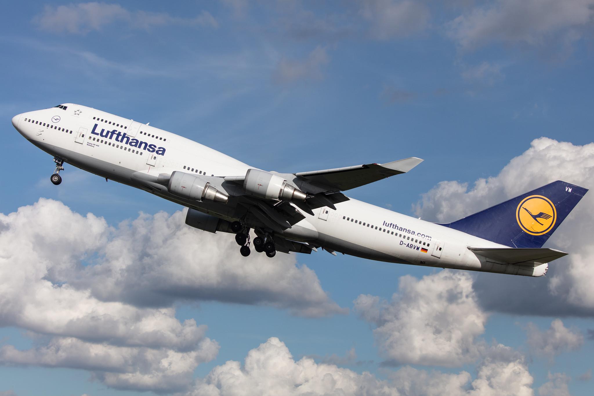 Hamburg Airport: Lufthansa (LH / DLH) |  Boeing 747-430 B744 | D-ABVW | MSN 29493