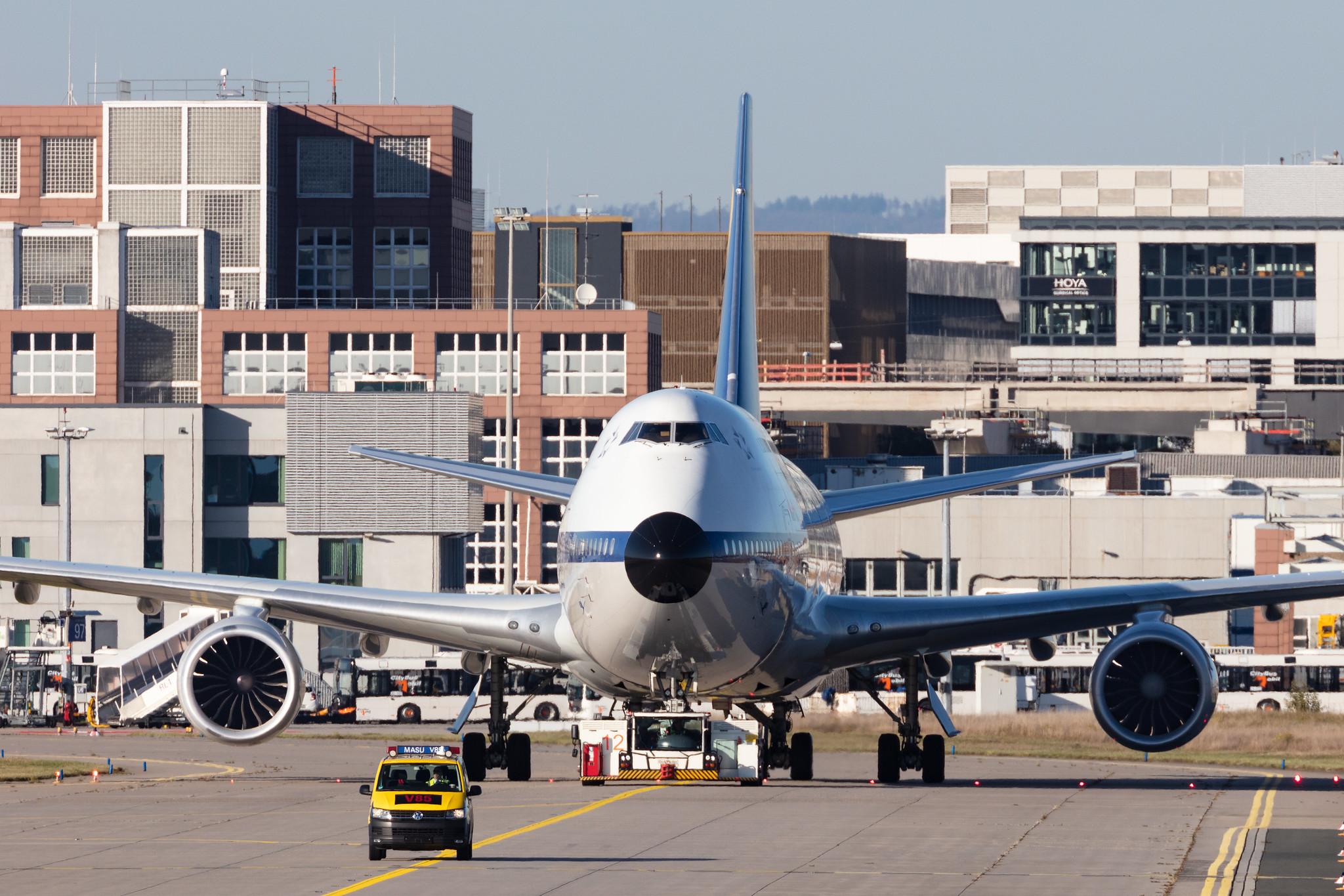 Frankfurt Airport: Lufthansa (LH / DLH) |  Livery: Retro Livery |  Boeing 747-830 B748 | D-ABYT | MSN 37844