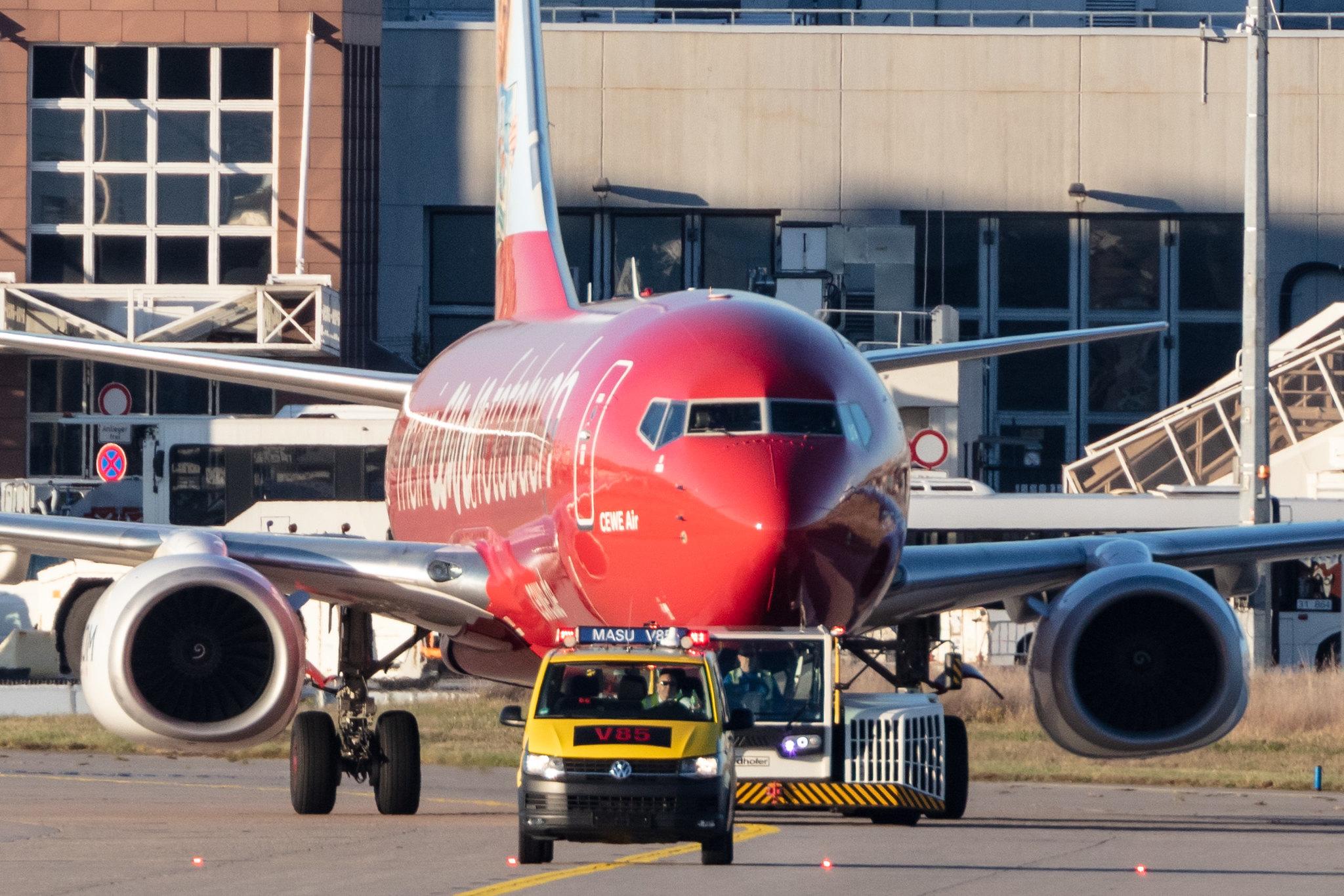 Frankfurt Airport: TUI (X3 / TUI) |  Livery: Cewe Fotobuch Livery | Operator: TUI fly |  Boeing 737-86J B738 | D-ABMV | MSN 37785