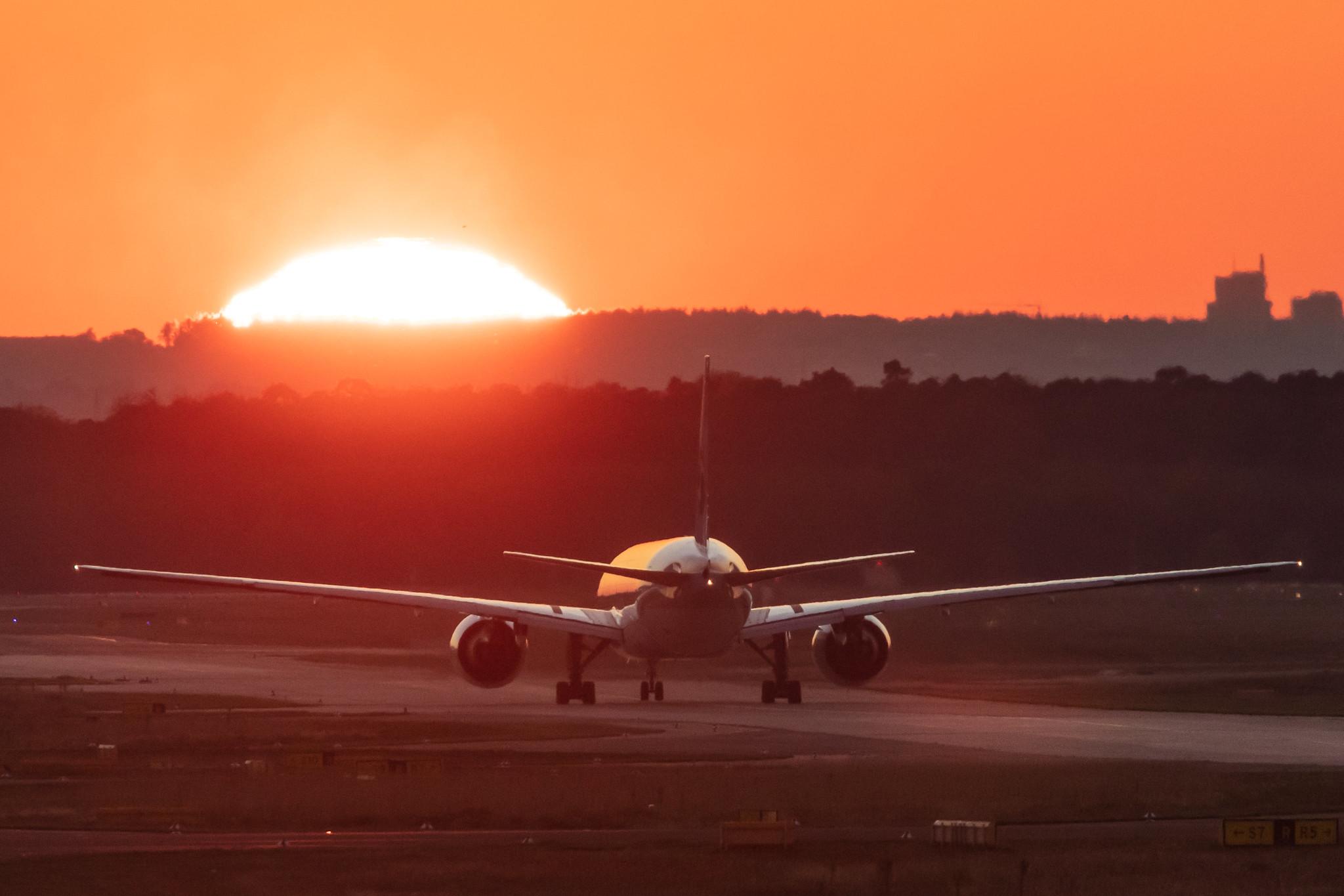 Frankfurt Airport: Korean Air (KE / KAL) |  Boeing 777-300(ER) B77W | HL8347 | MSN 63435