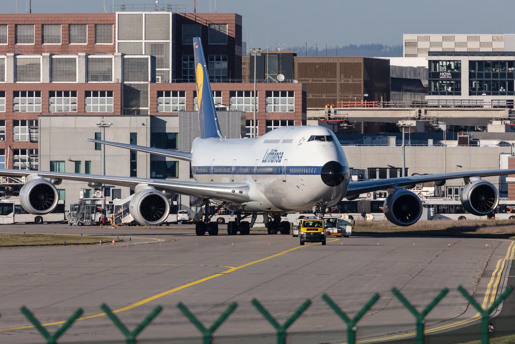 Frankfurt Airport: Lufthansa (LH / DLH) |  Livery: Retro Livery |  Boeing 747-830 B748 | D-ABYT | MSN 37844