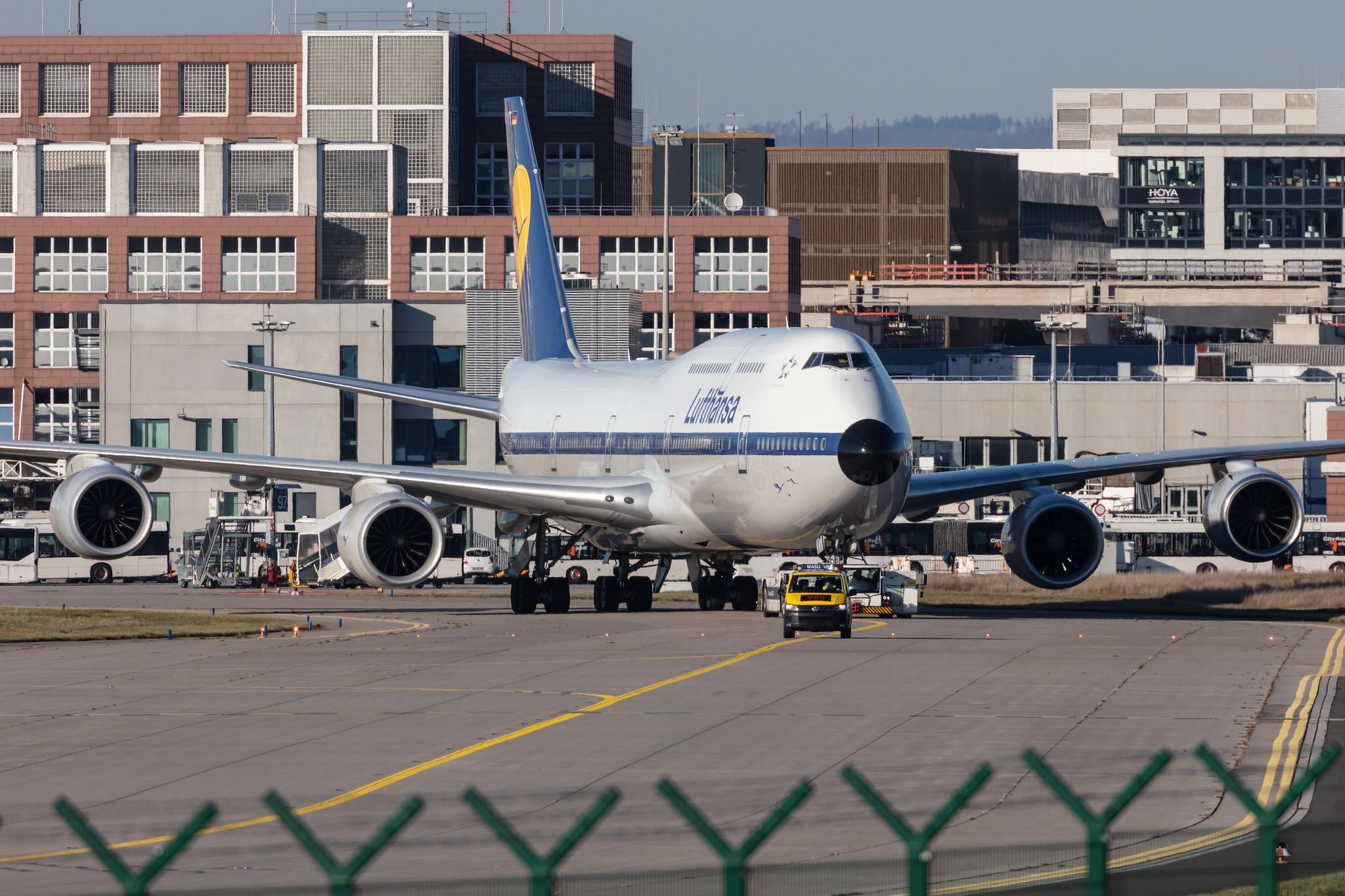 Frankfurt Airport: Lufthansa (LH / DLH) |  Livery: Retro Livery |  Boeing 747-830 B748 | D-ABYT | MSN 37844