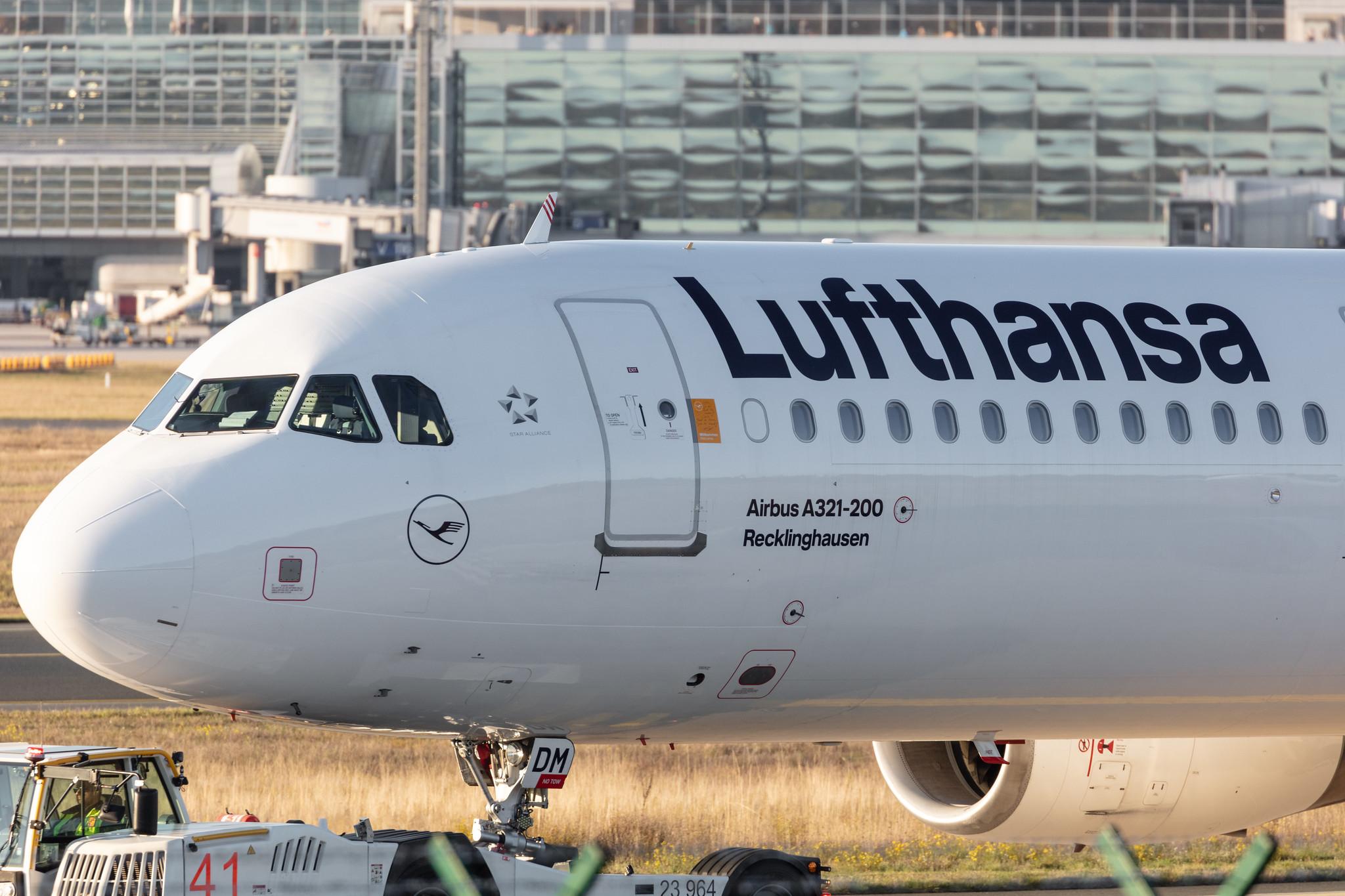 Frankfurt Airport: Lufthansa (LH / DLH) |  Airbus A321-231 A321 | D-AIDM | MSN 4916