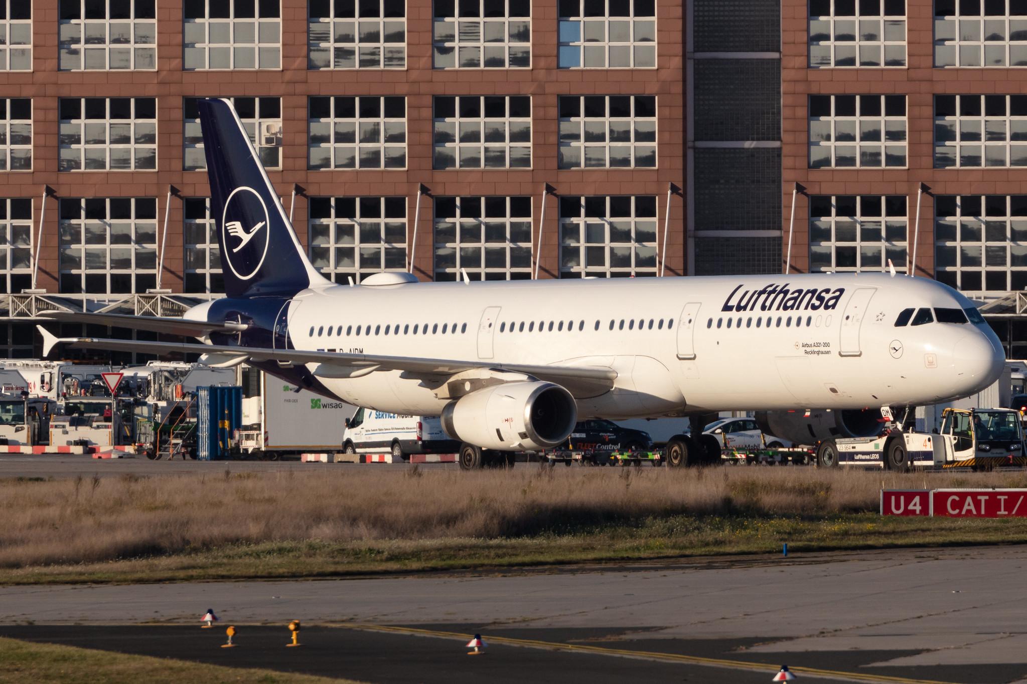 Frankfurt Airport: Lufthansa (LH / DLH) |  Airbus A321-231 A321 | D-AIDM | MSN 4916