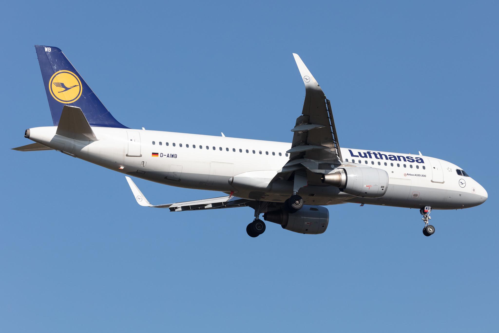 Frankfurt Airport: Lufthansa (LH / DLH) |  Airbus A320-214 A320 | D-AIWB | MSN 7699