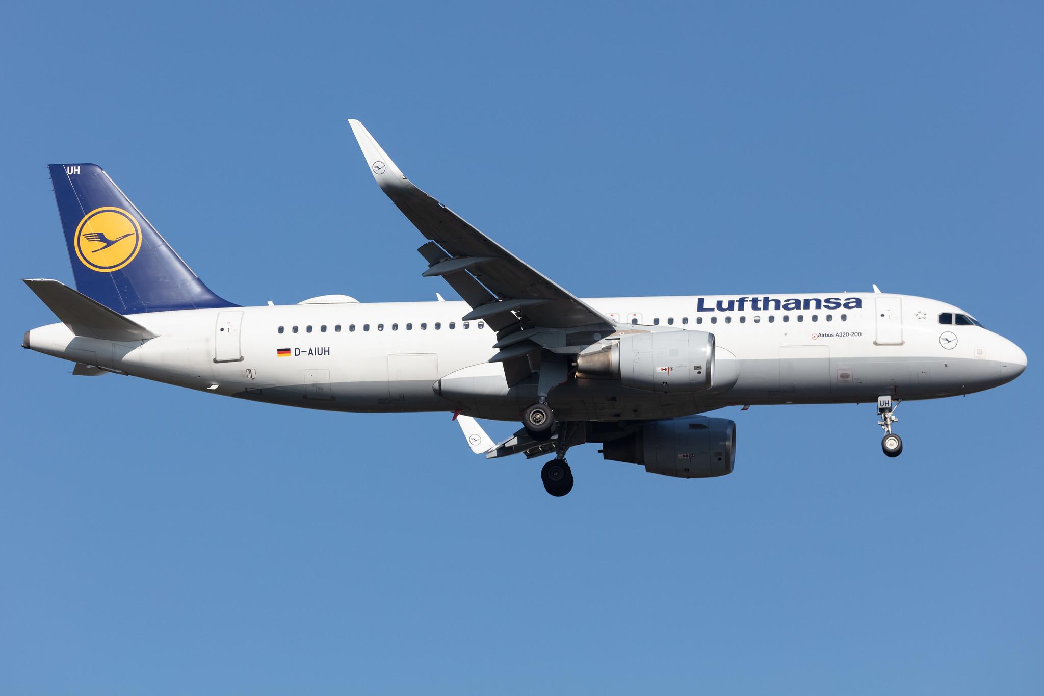 Frankfurt Airport: Lufthansa (LH / DLH) |  Airbus A320-214 A320 | D-AIUH | MSN 6225