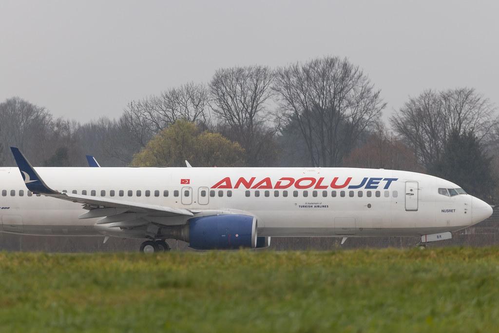 Hamburg Airport: AnadoluJet | Operator: Turkish Airlines |  Boeing 737-86N B738 | TC-SBR | MSN 32693