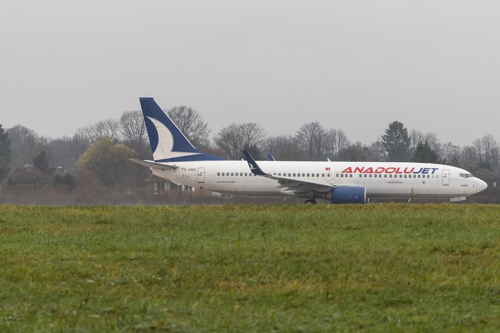 Hamburg Airport: AnadoluJet | Operator: Turkish Airlines |  Boeing 737-86N B738 | TC-SBR | MSN 32693