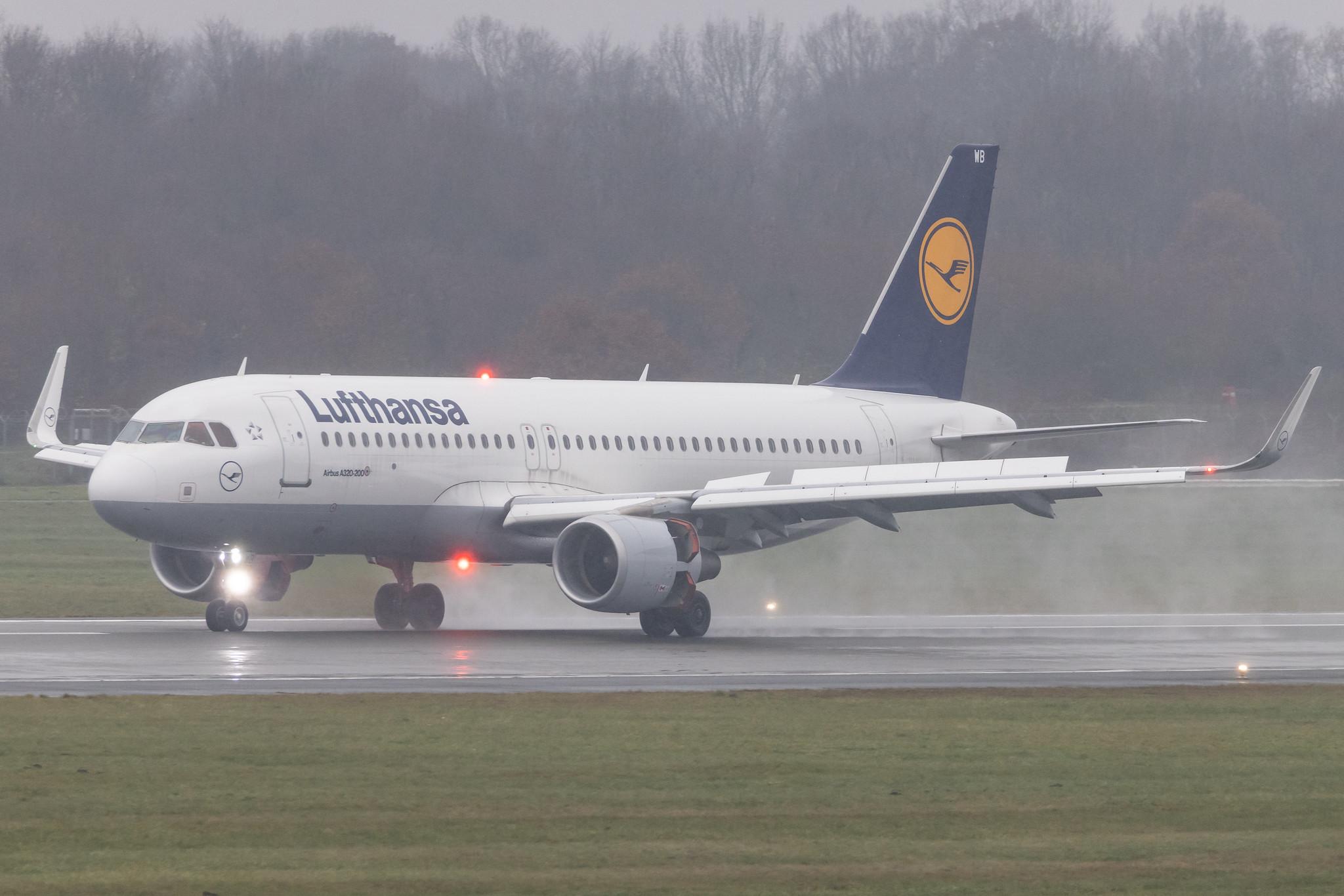 Hamburg Airport: Lufthansa (LH / DLH) |  Airbus A320-214 A320 | D-AIWB | MSN 7699