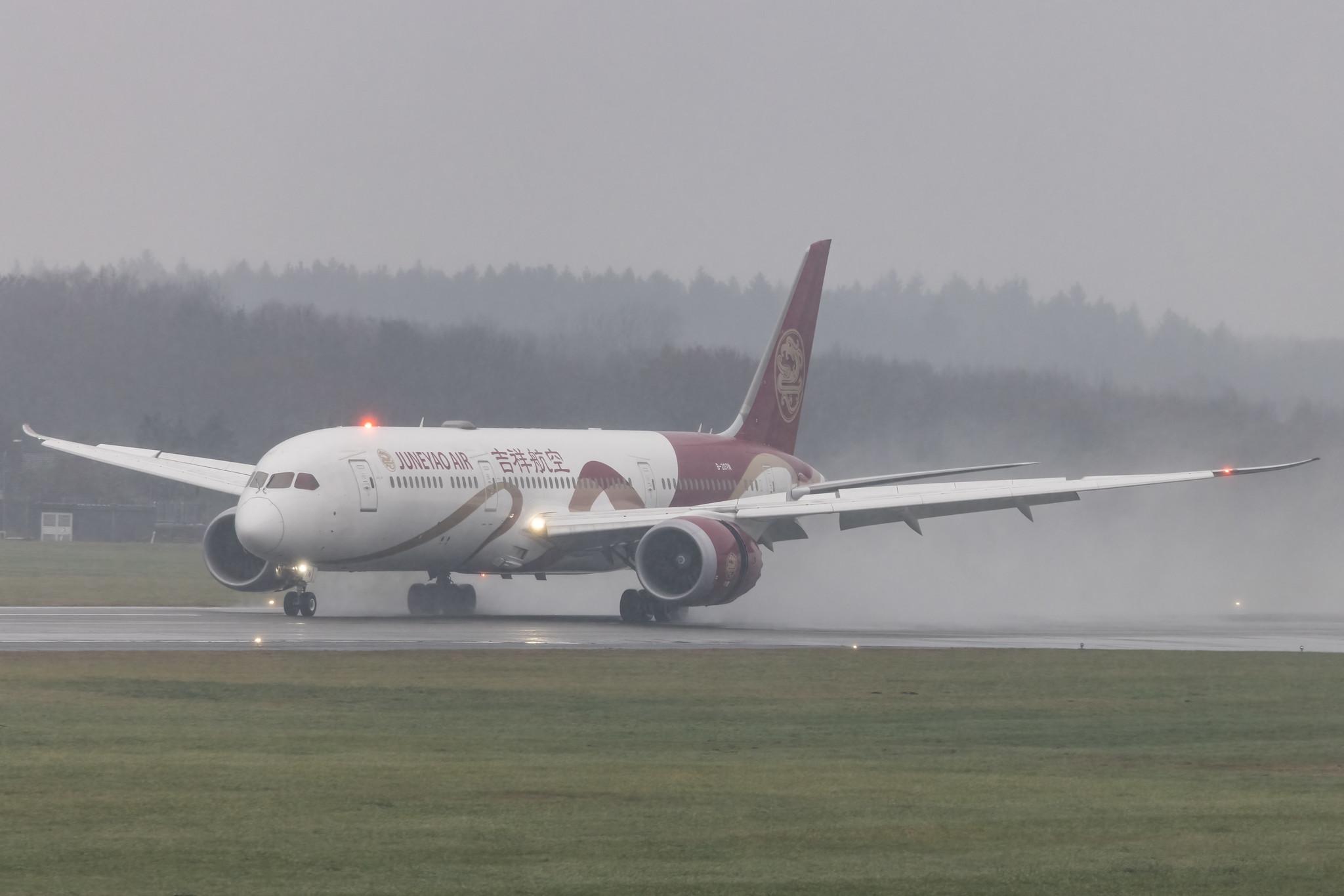 Hamburg Airport: Juneyao Air (HO / DKH) |  Livery: Chinese Silk Ribbon Livery |  Boeing 787-9 Dreamliner B789 | B-207N | MSN 64313