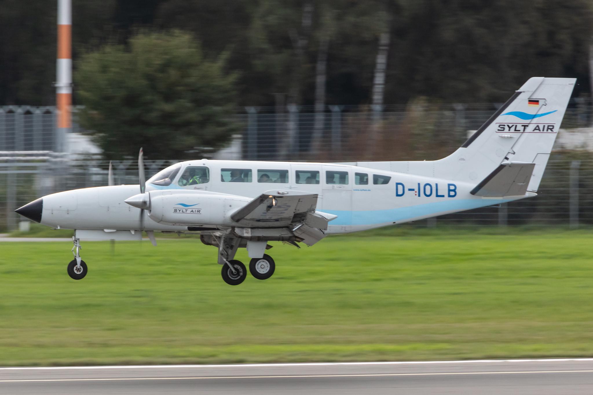 Hamburg Airport: Sylt Air (7E / AWU) |  Cessna 404 C404 | D-IOLB | MSN 404-0691