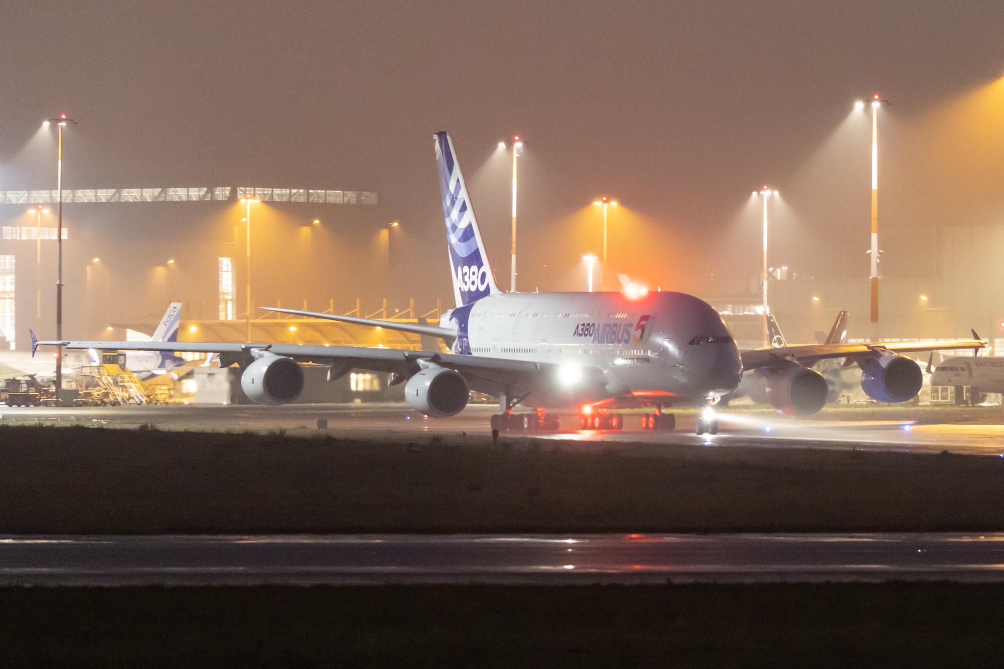 Hamburg Finkenwerder: Airbus (/ AIB) |  Airbus A380-841 A388 | F-WWOW | MSN 001