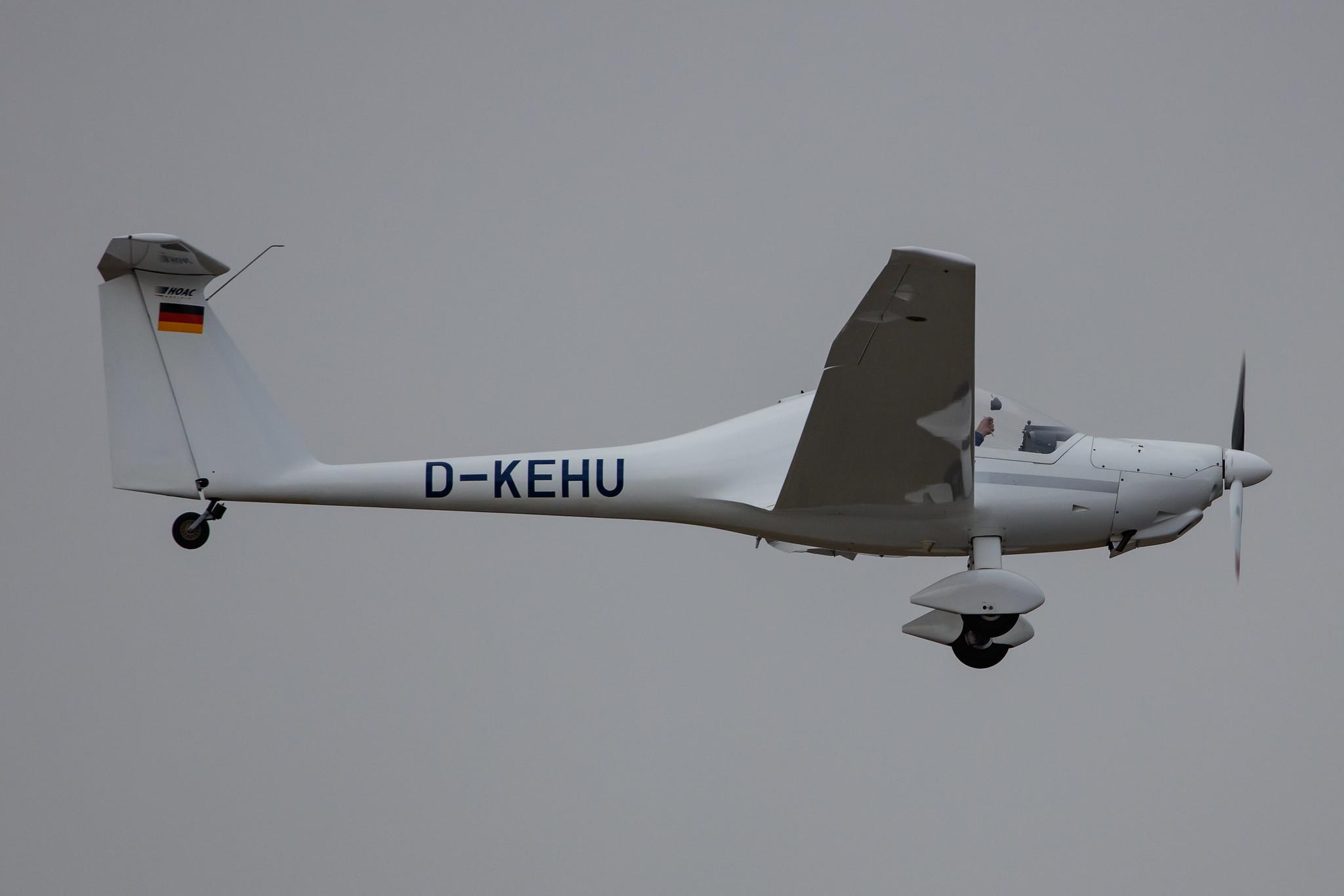 Hamburg Finkenwerder: Private owner |  Diamond HK36 Super Dimona DIMO | D-KEHU | MSN 36385