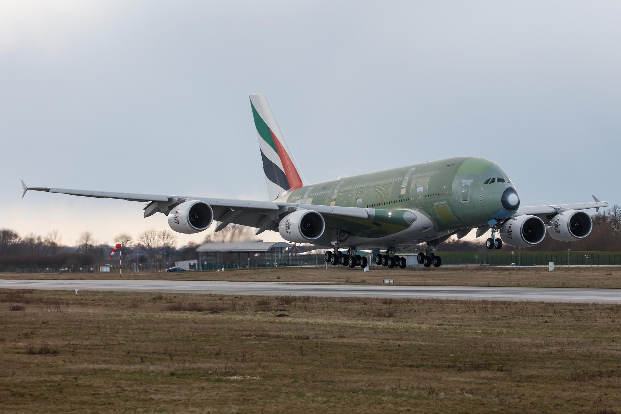 Hamburg Finkenwerder: Emirates  (EK / UAE) |  Airbus A380-842 A388 | F-WWSH (A6-EVS) | MSN 272