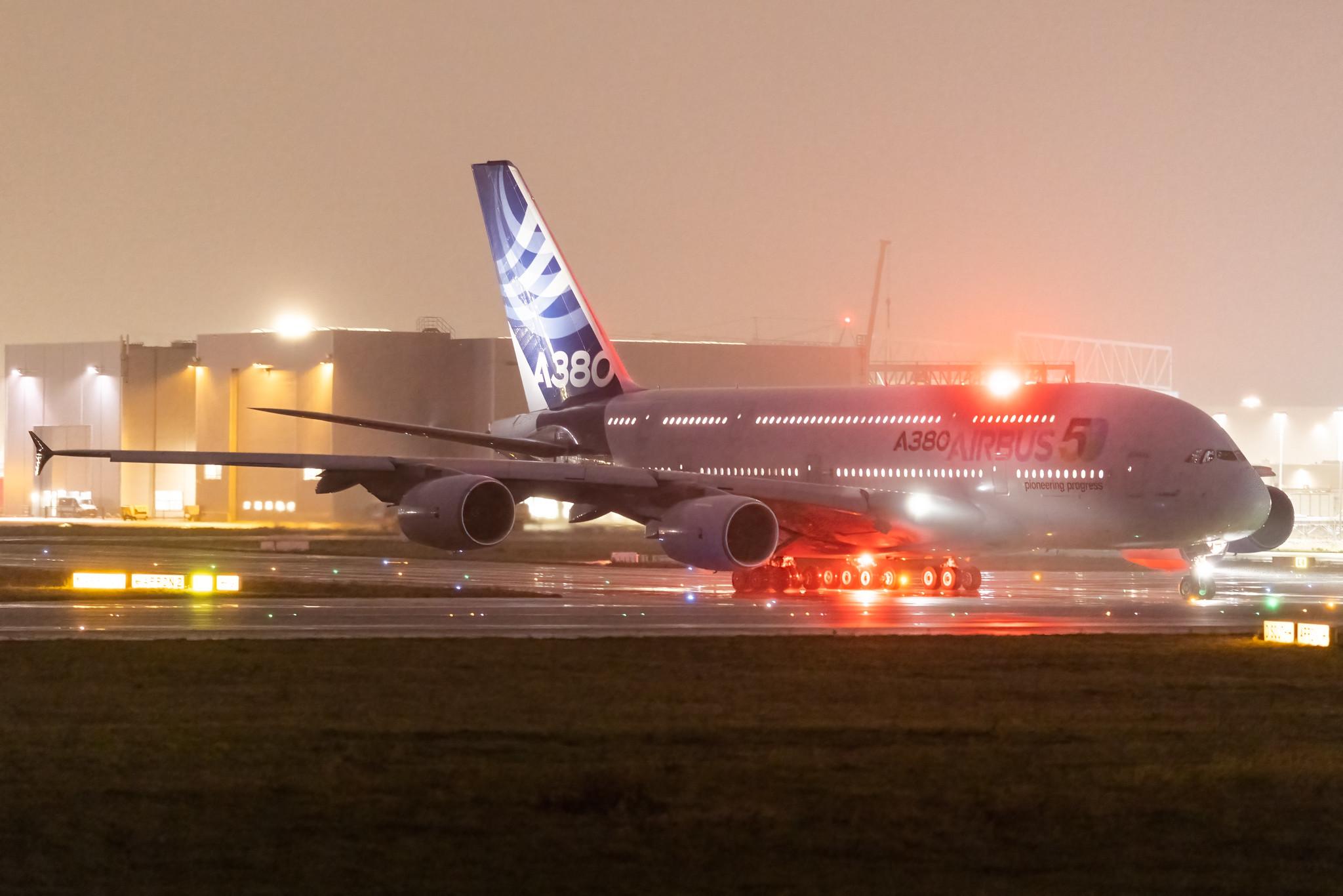 Hamburg Finkenwerder: Airbus (/ AIB) |  Airbus A380-841 A388 | F-WWOW | MSN 001