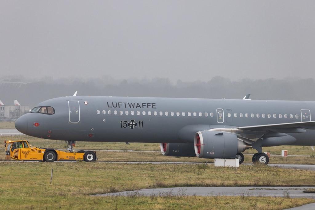 Hamburg Finkenwerder: German Air Force (/ GAF) |  Airbus A321-251NX A21N | D-AYAA (15+11) | MSN 10528