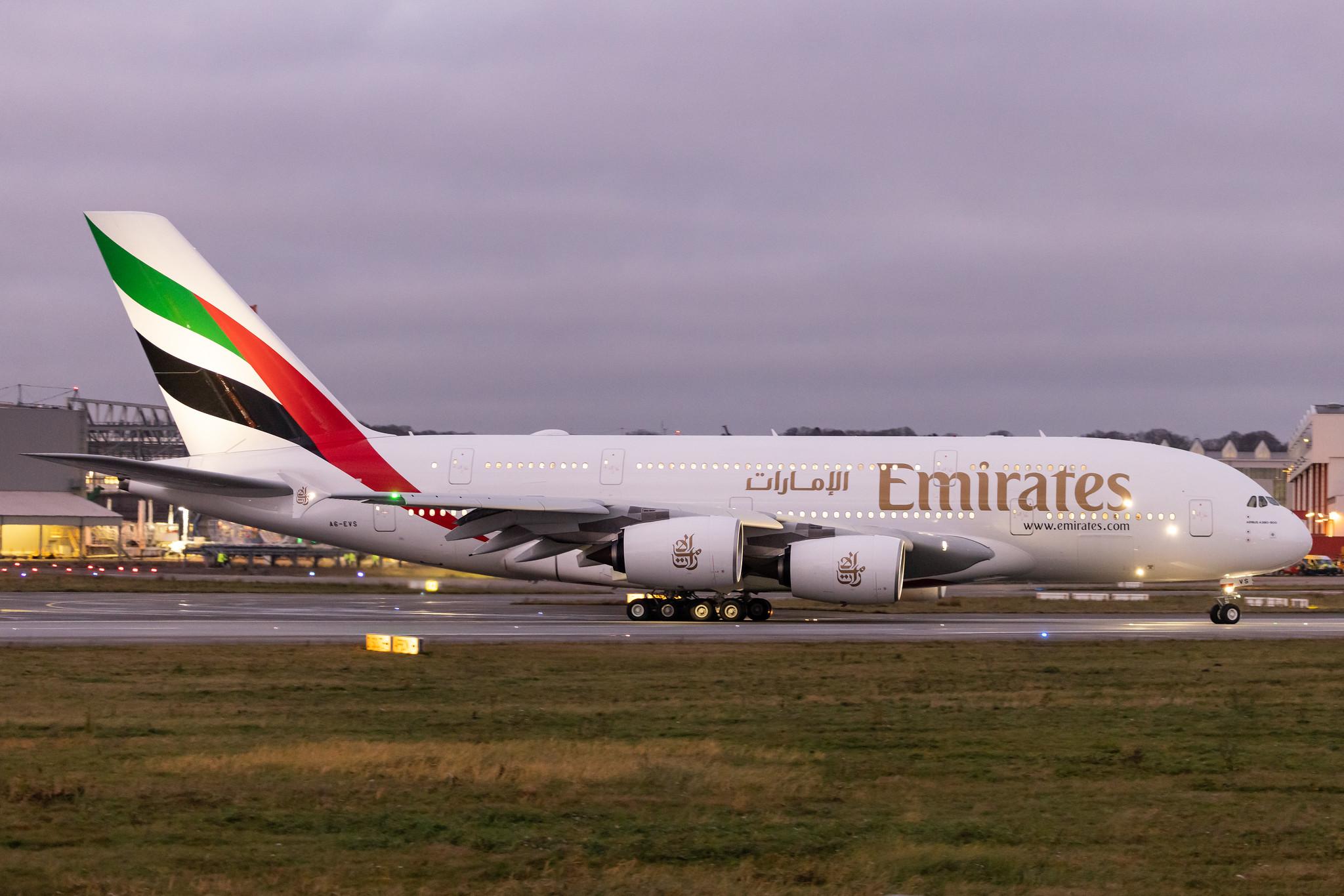 Hamburg Finkenwerder: Emirates (EK / UAE) |  Airbus A380-842 A388 | A6-EVS | MSN 272